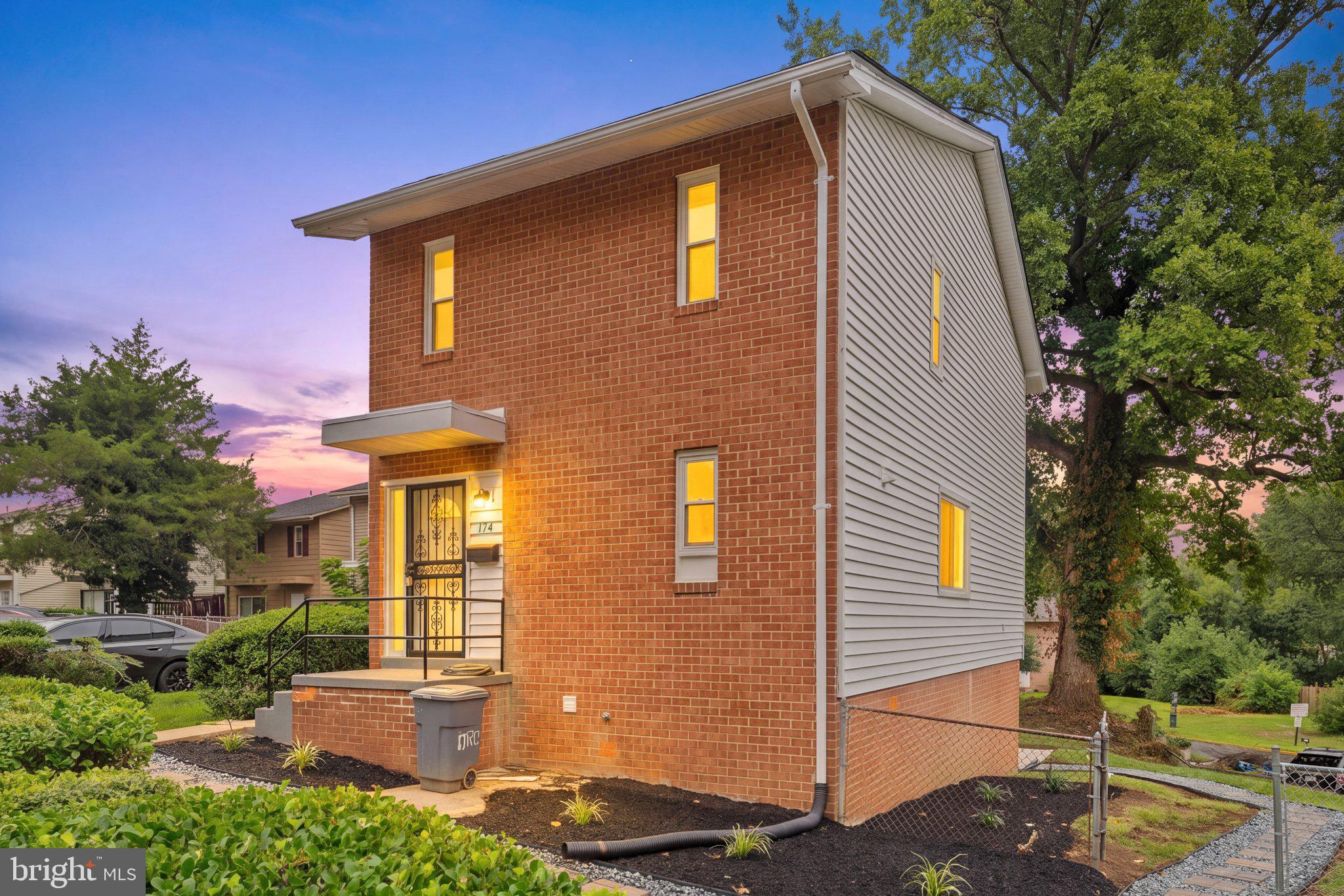 174 DAIMLER DRIVE 54