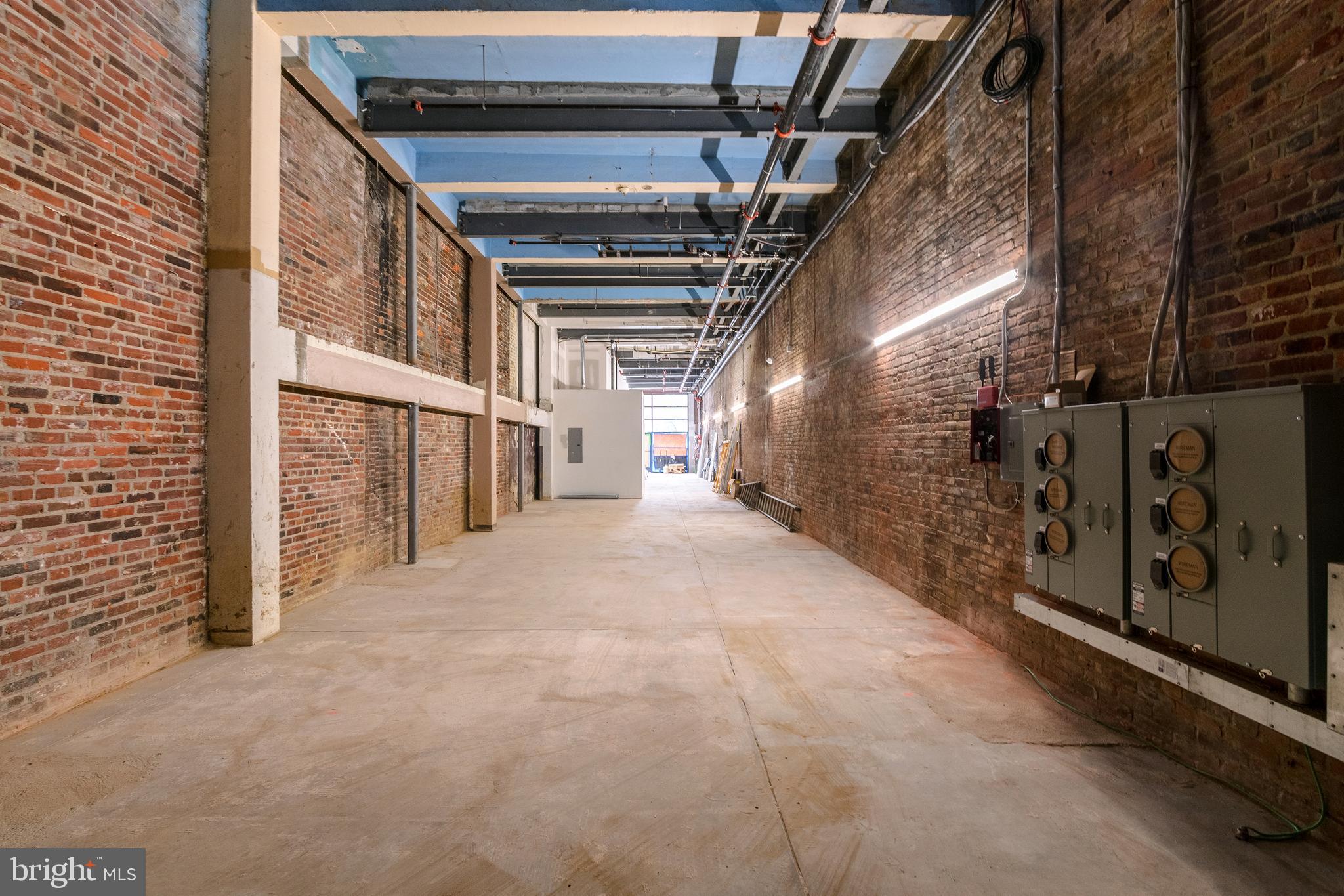 SOCIETY HILL - Commercial Lease