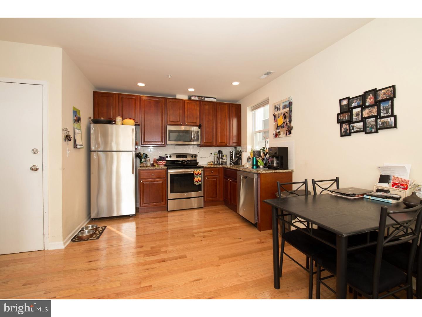QUEEN VILLAGE - Commercial Sale