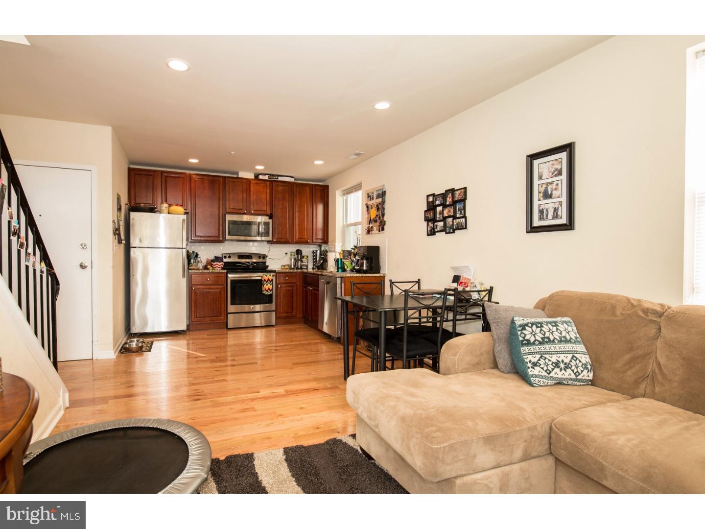 QUEEN VILLAGE - Commercial Sale