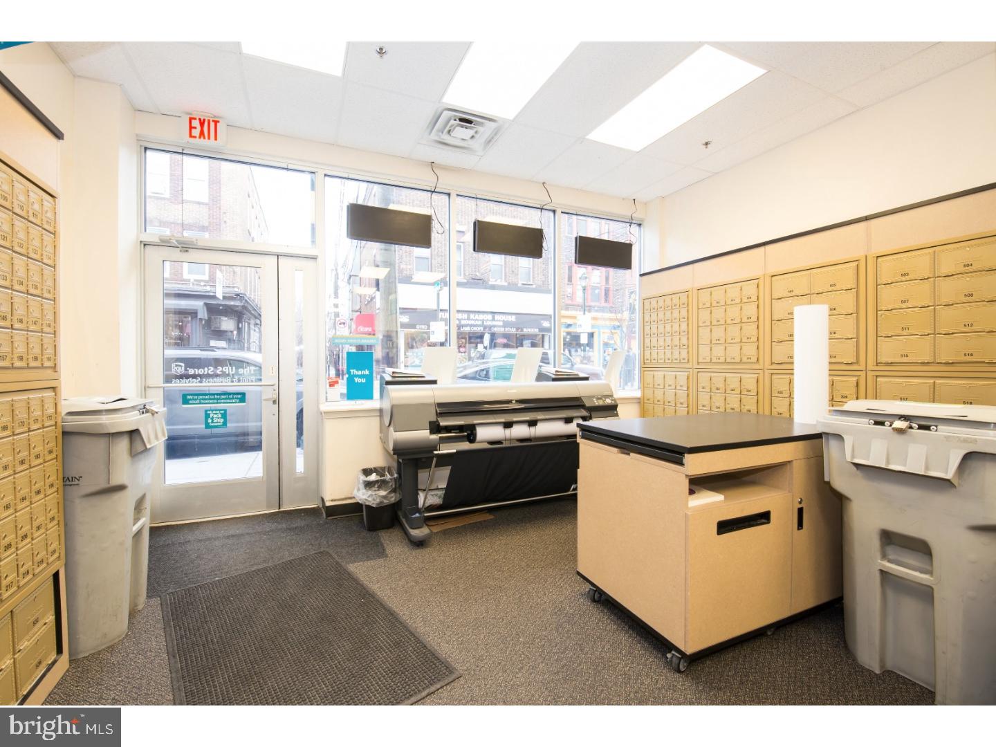 QUEEN VILLAGE - Commercial Sale