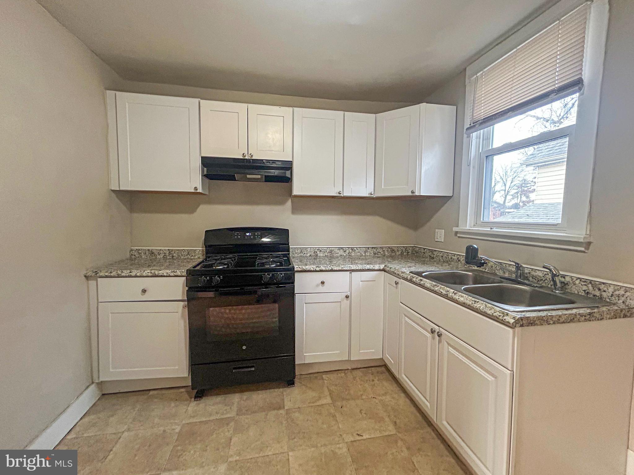 122 W SOMERDALE ROAD