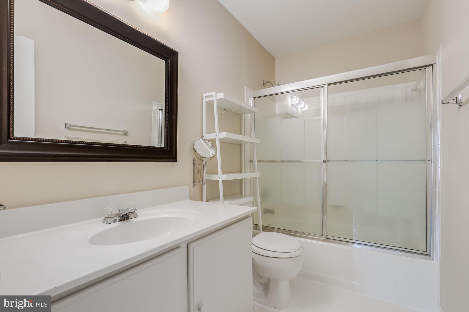 COUNTRYSIDE - Residential