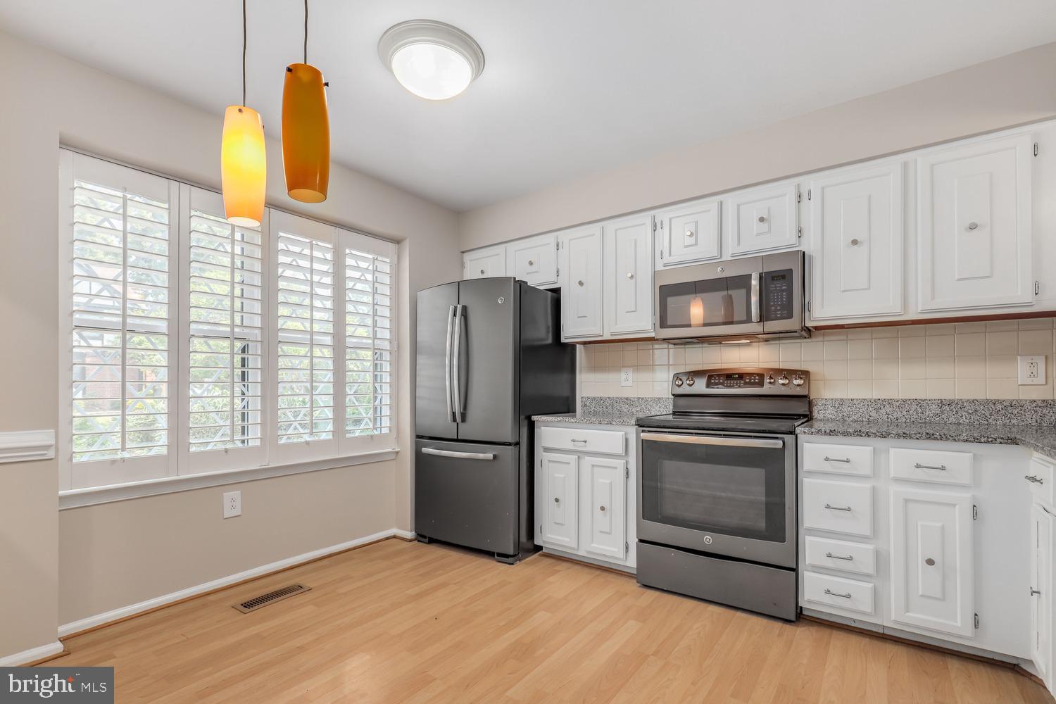 COUNTRYSIDE - Residential