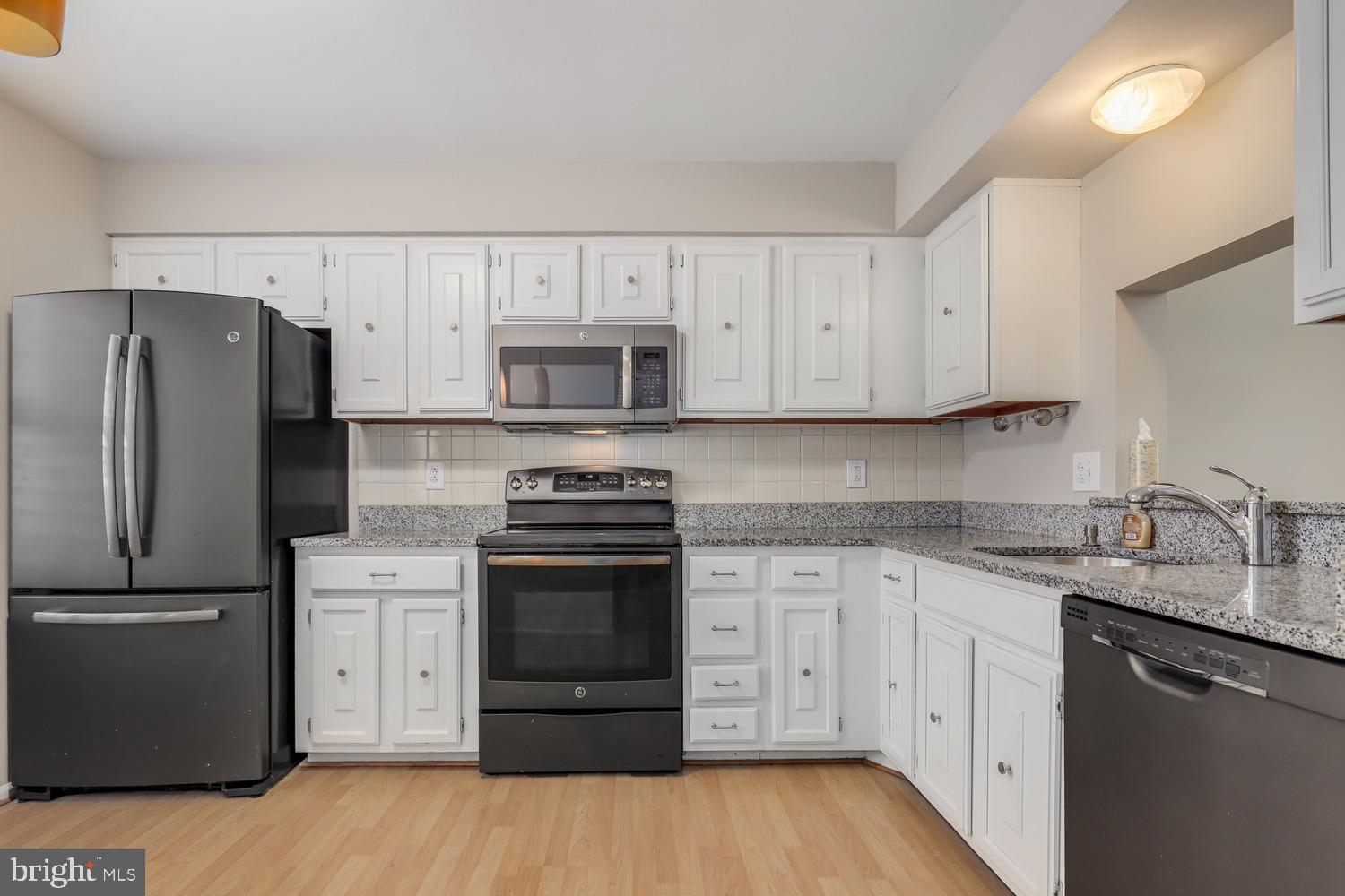 COUNTRYSIDE - Residential