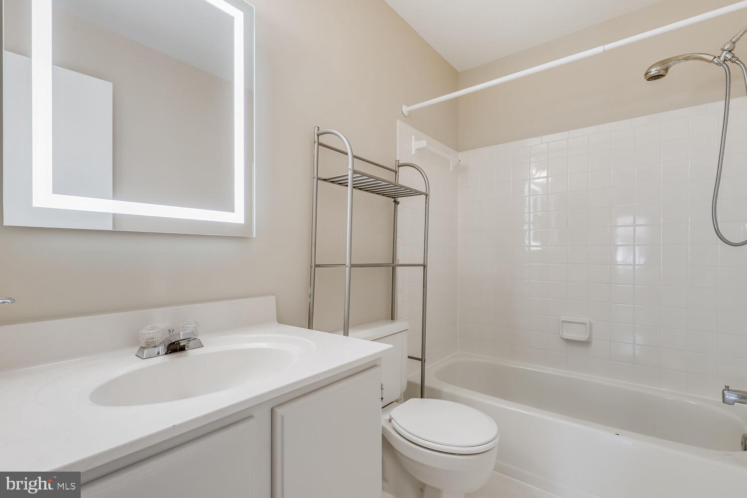 COUNTRYSIDE - Residential