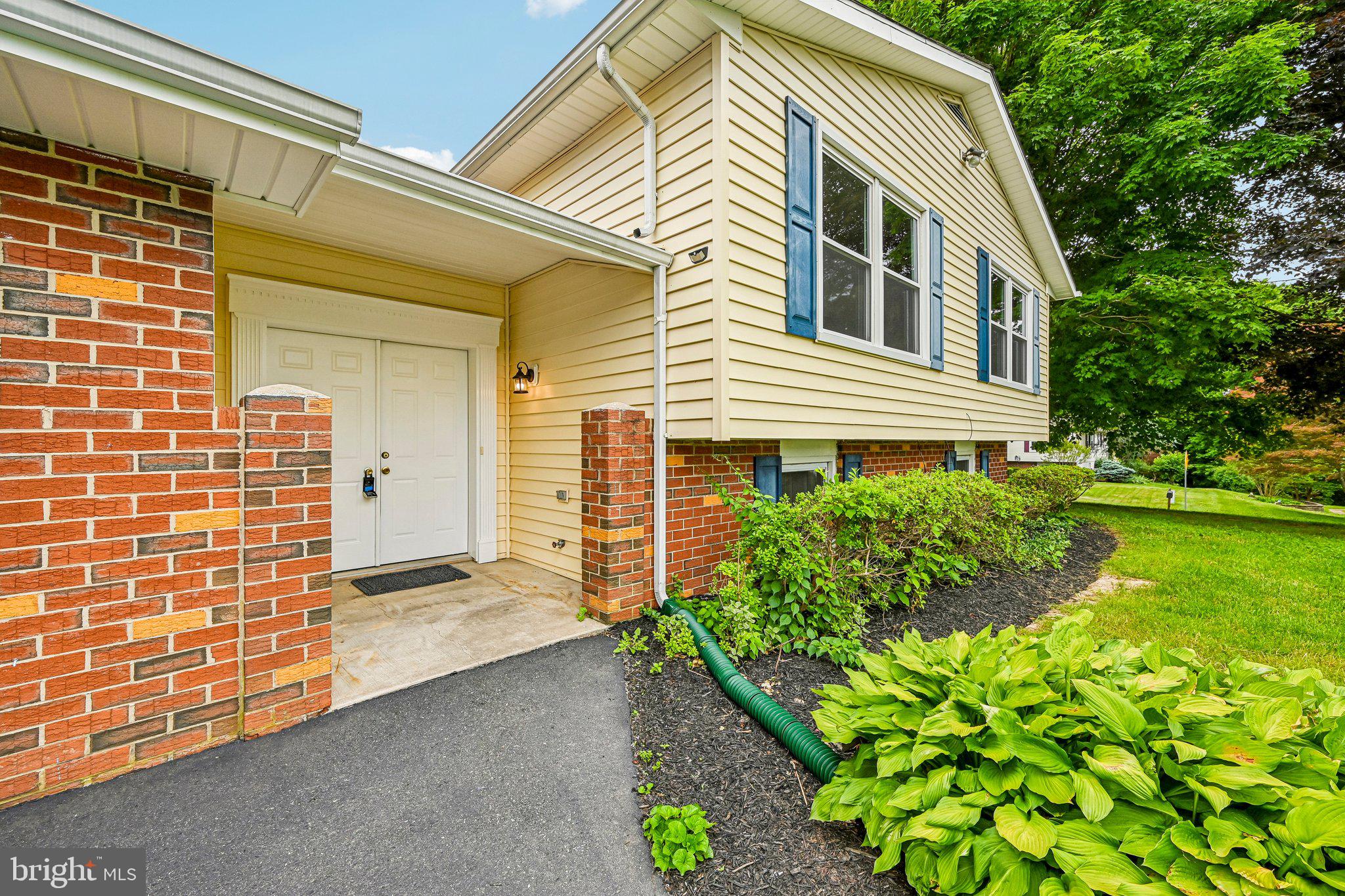 513 NORMANDY LANE