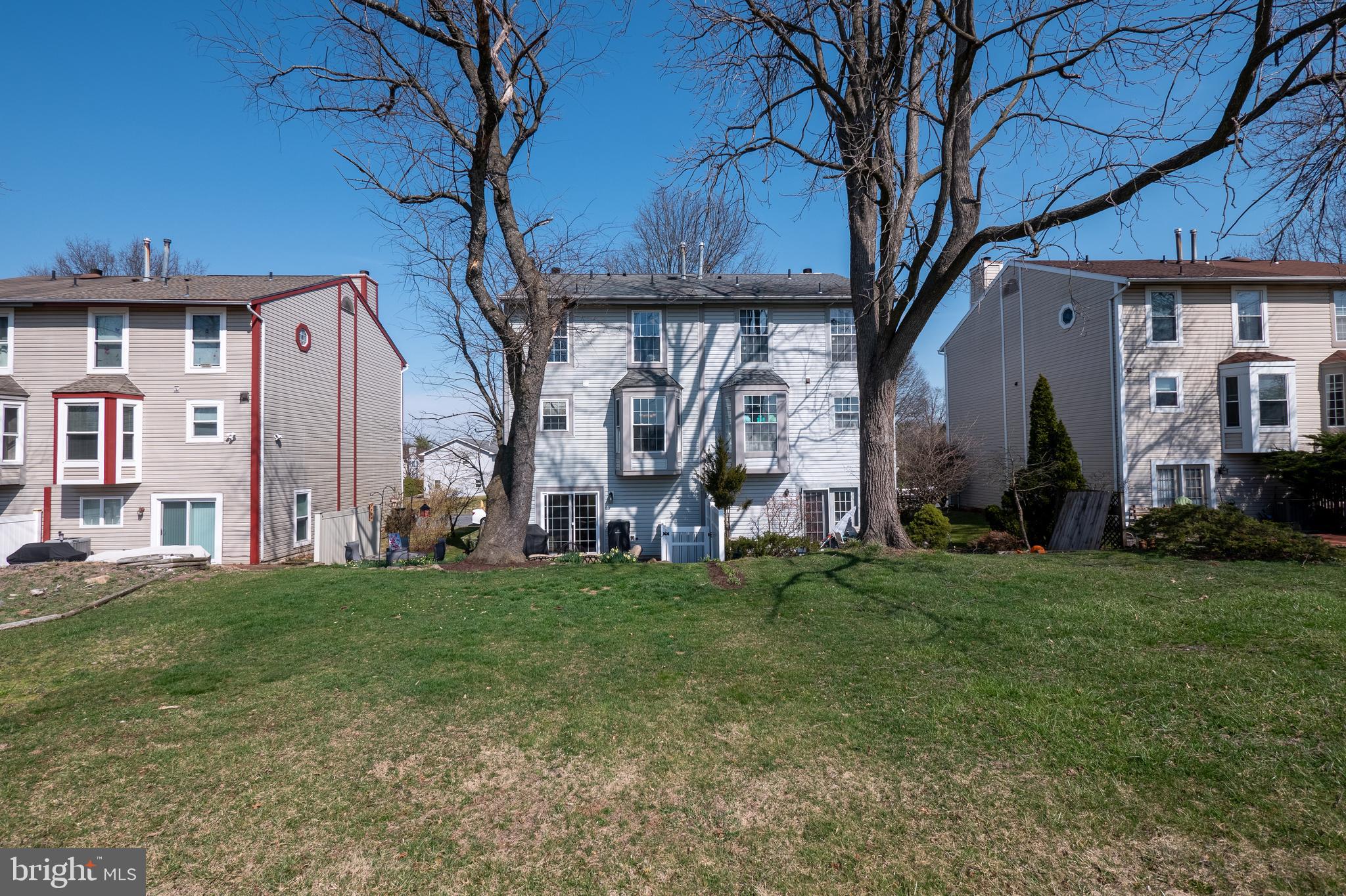 THE OAKS - Residential