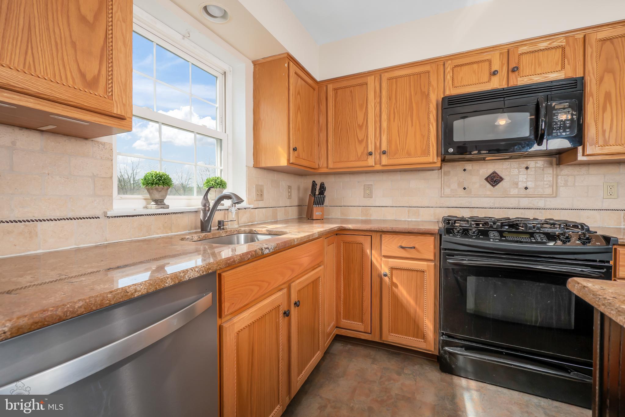 THE OAKS - Residential