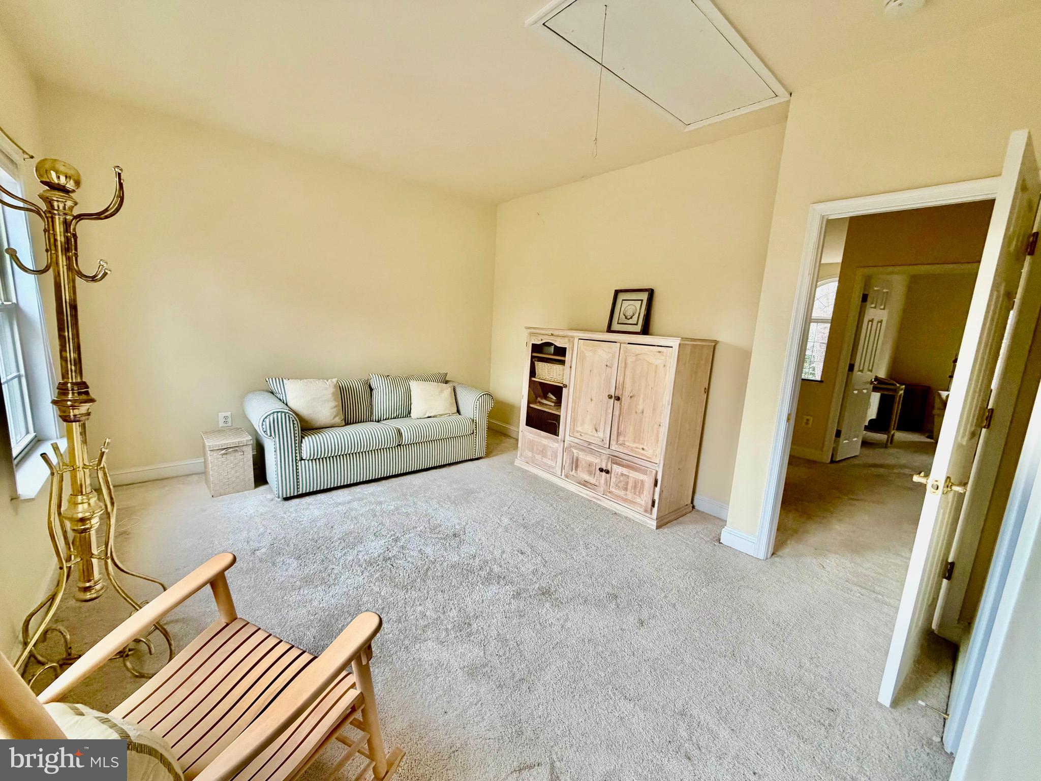 ROCKVILLE HEIGHTS - Residential