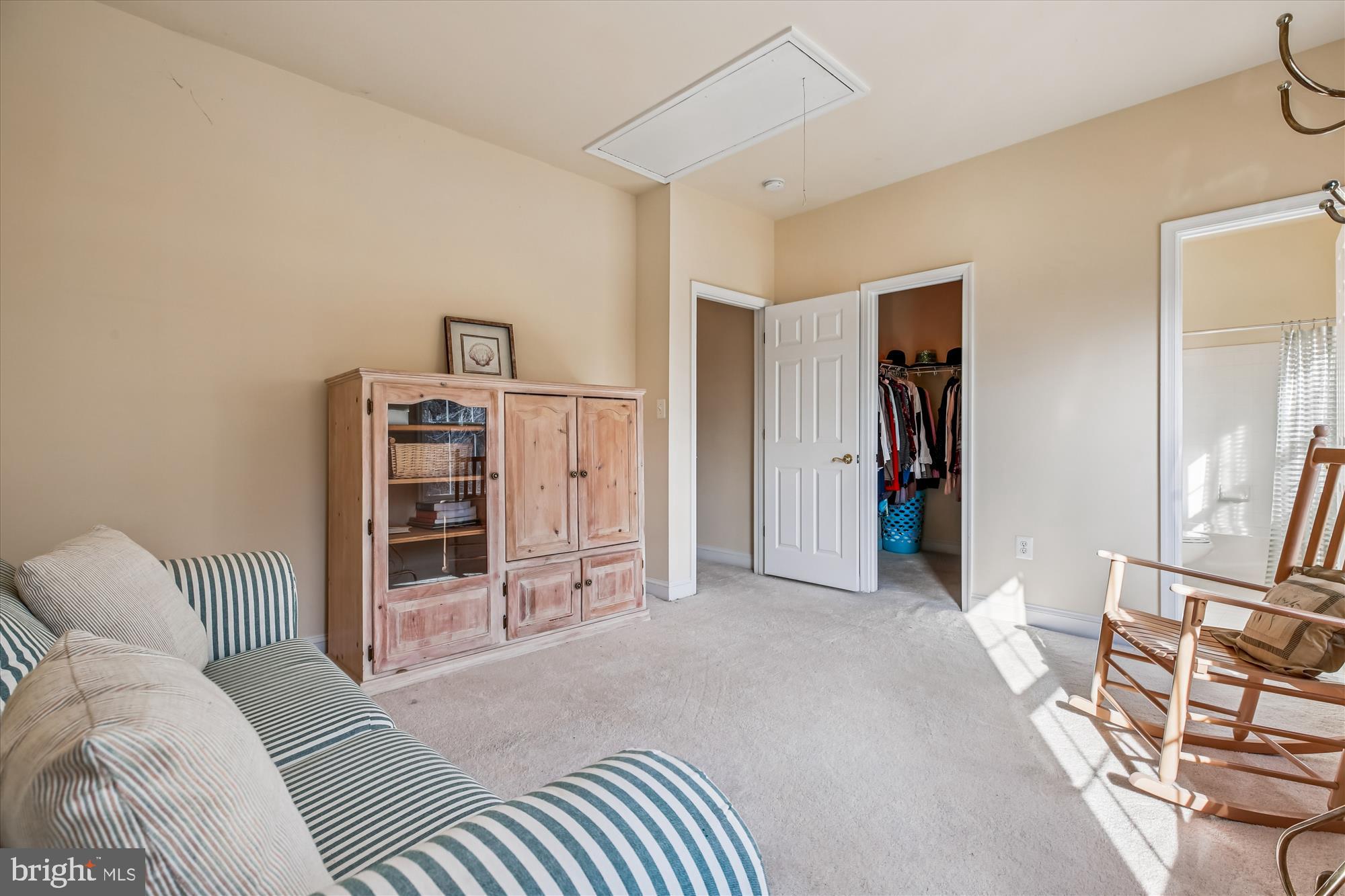 ROCKVILLE HEIGHTS - Residential