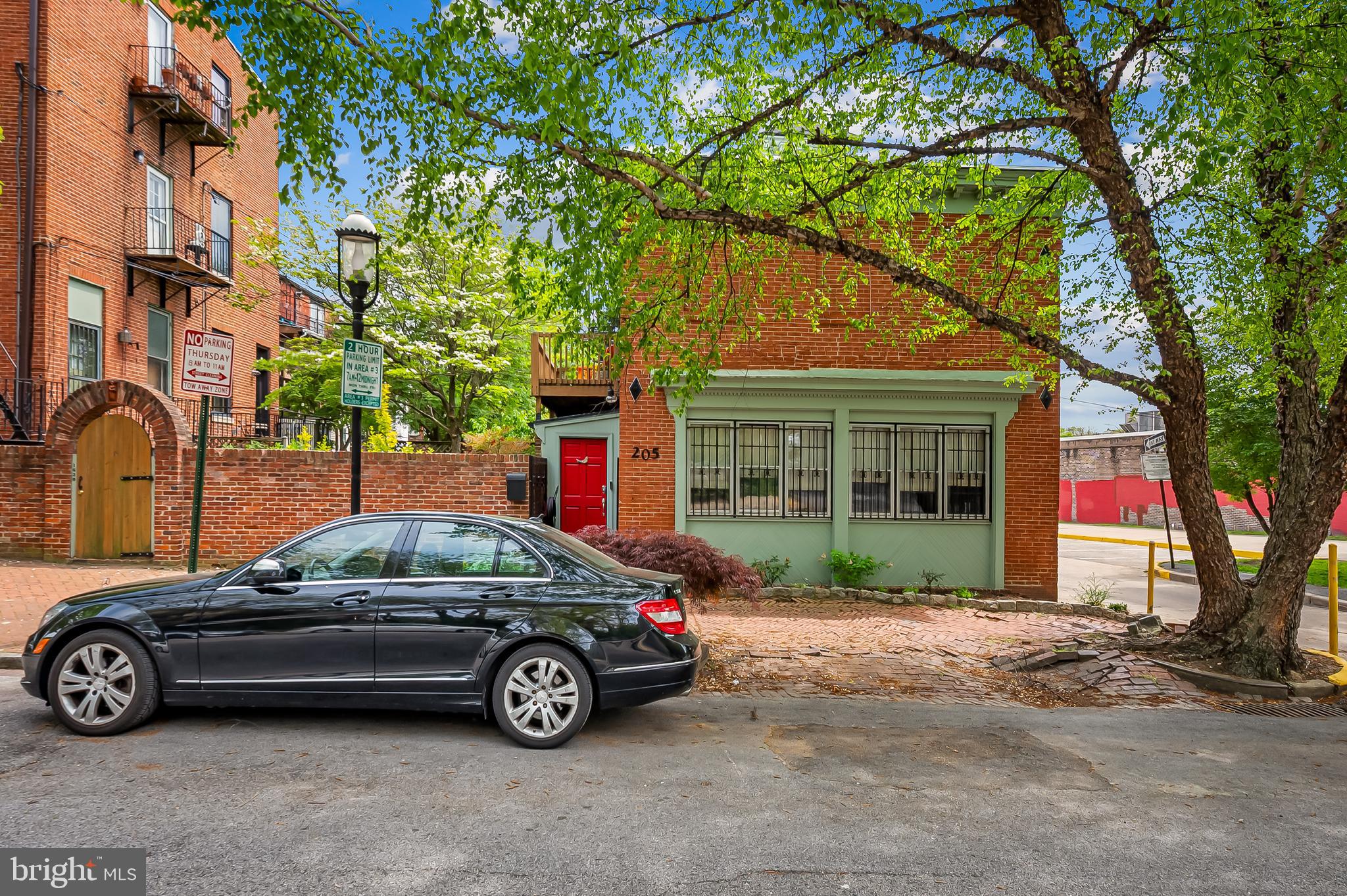 BOLTON HILL HISTORIC DISTRICT - Residential Lease