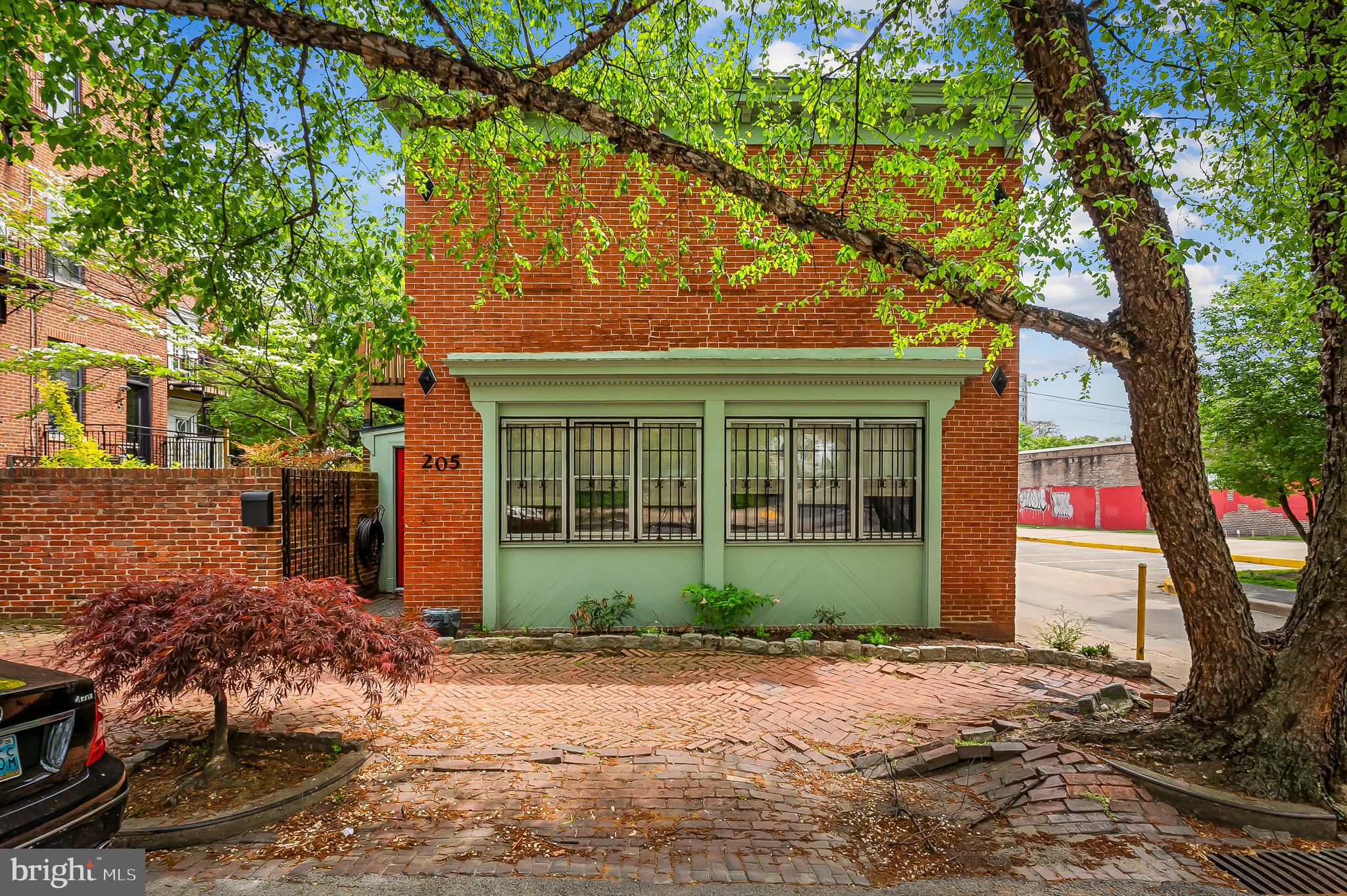 BOLTON HILL HISTORIC DISTRICT - Residential Lease