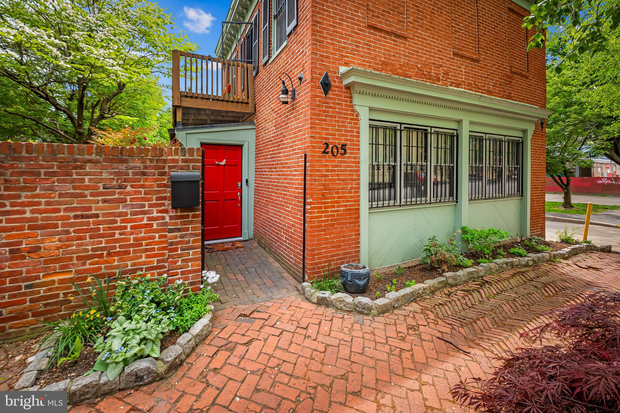 BOLTON HILL HISTORIC DISTRICT - Residential Lease