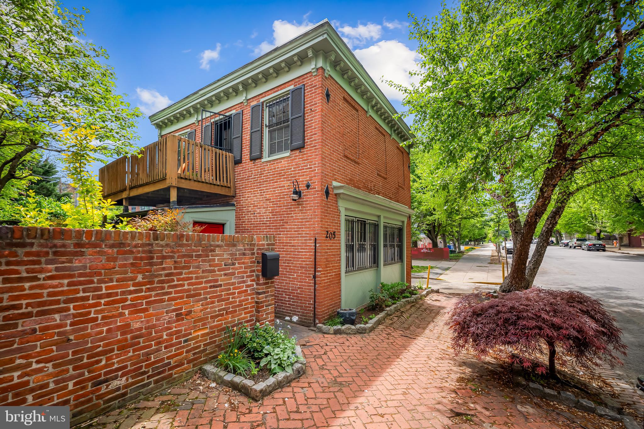 BOLTON HILL HISTORIC DISTRICT - Residential Lease