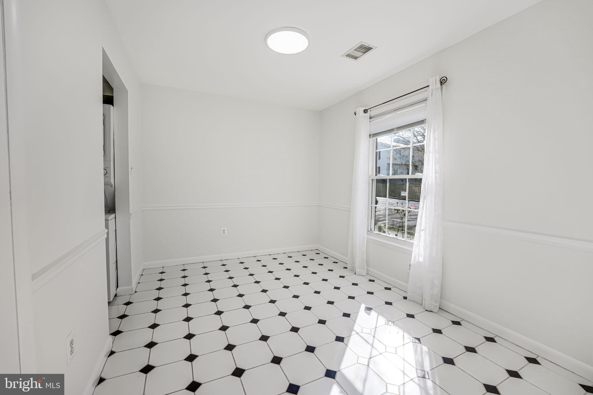 WINDSOR PARK - Residential Lease