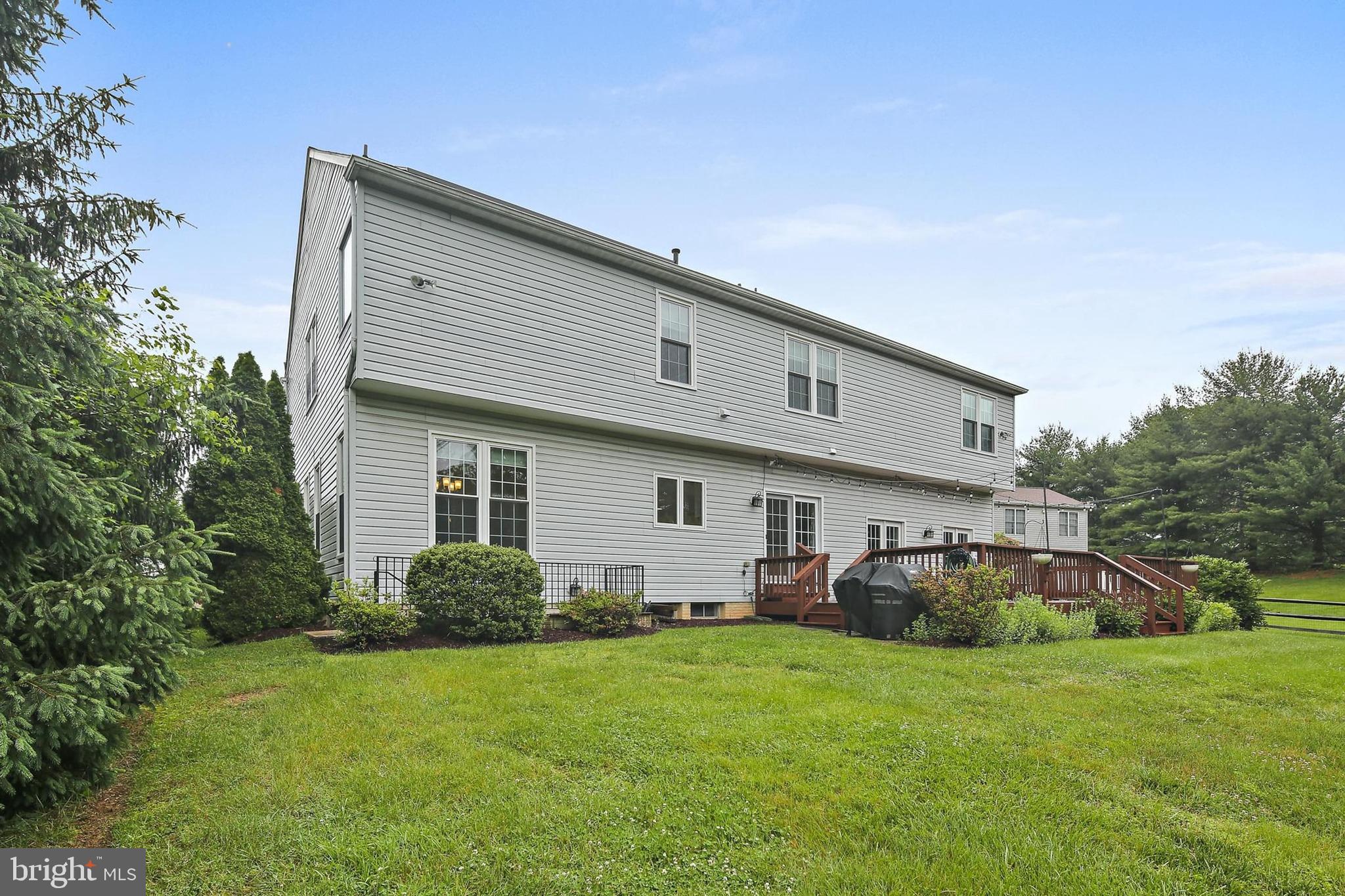 BRIARCLIFF MANOR - Residential