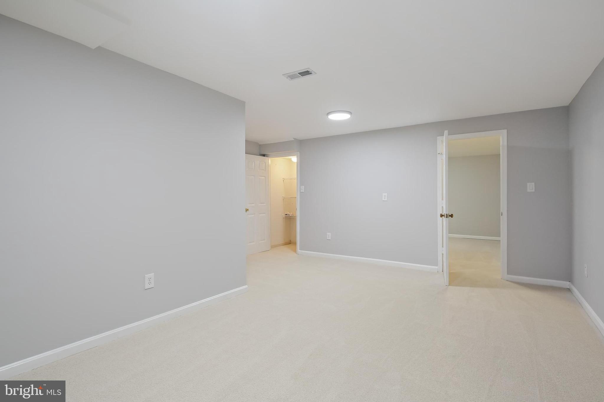 BRIARCLIFF MANOR - Residential