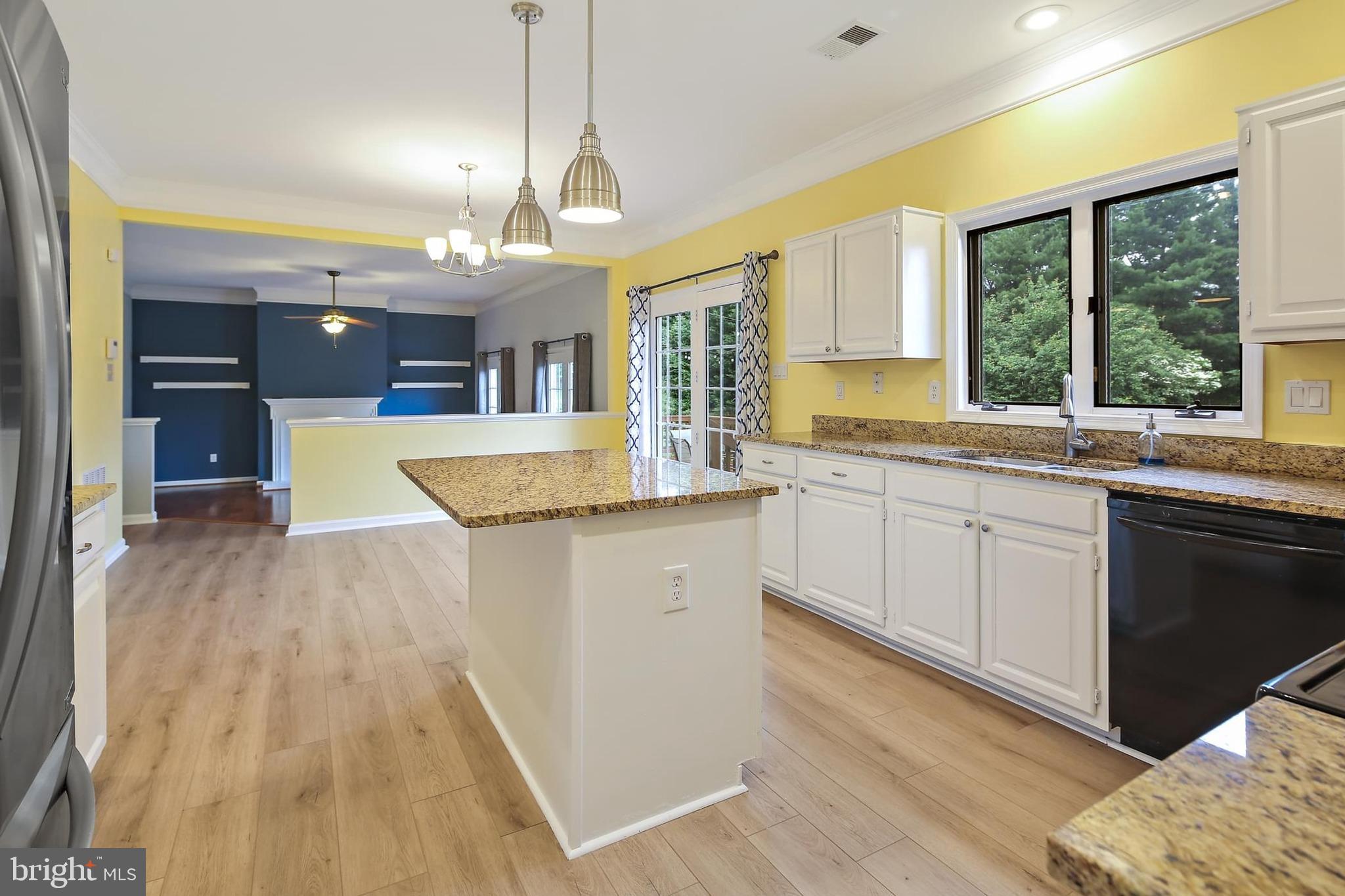 BRIARCLIFF MANOR - Residential