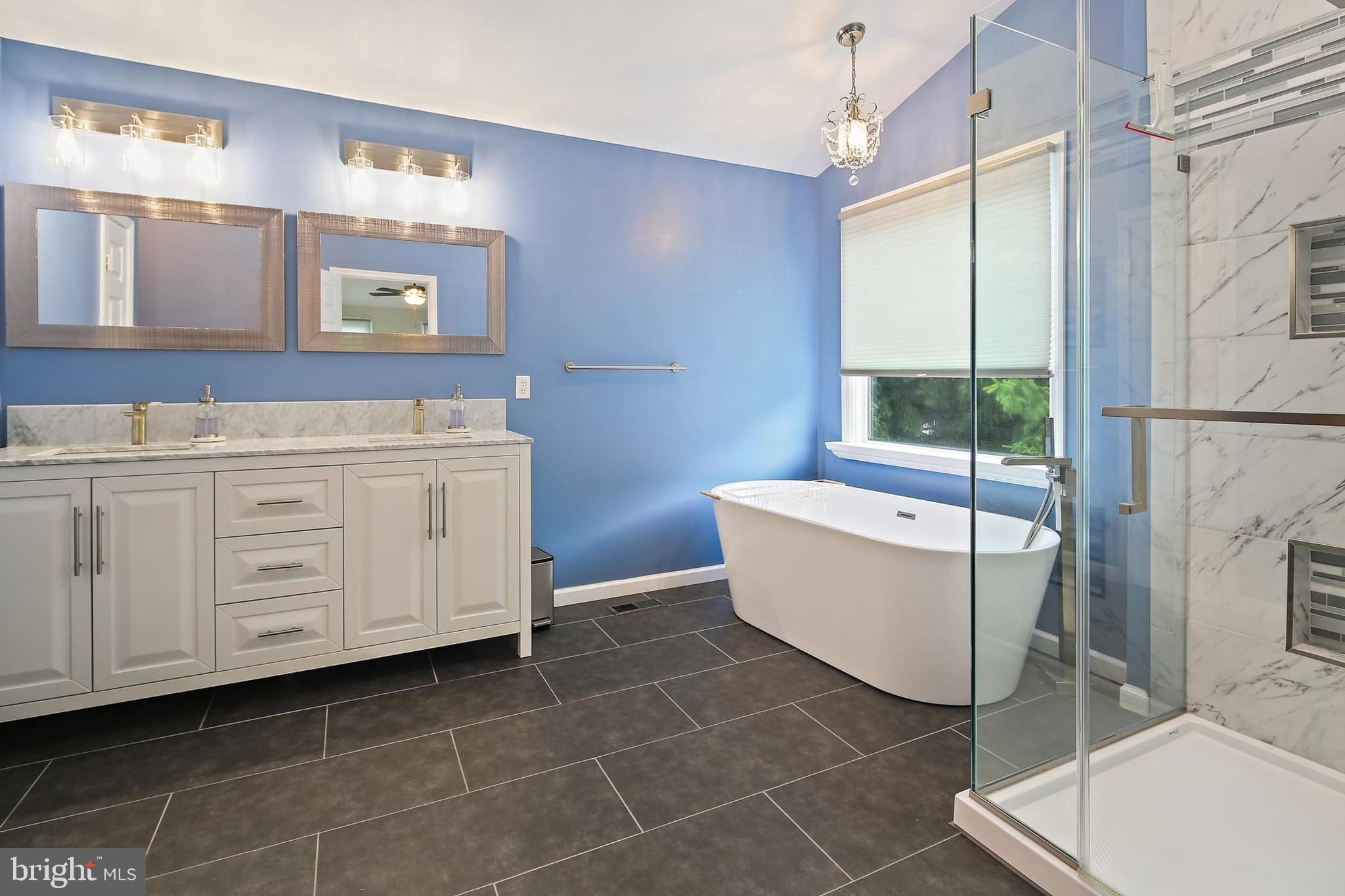 BRIARCLIFF MANOR - Residential