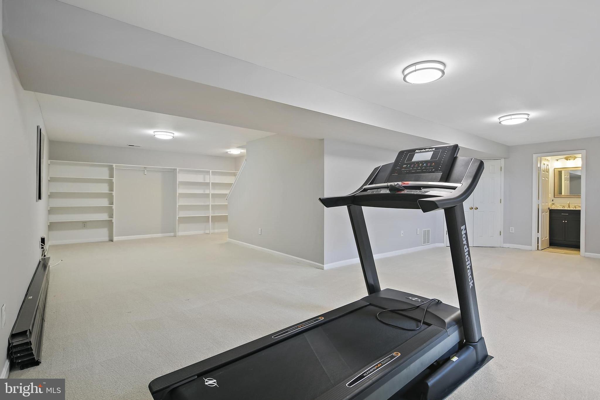 BRIARCLIFF MANOR - Residential