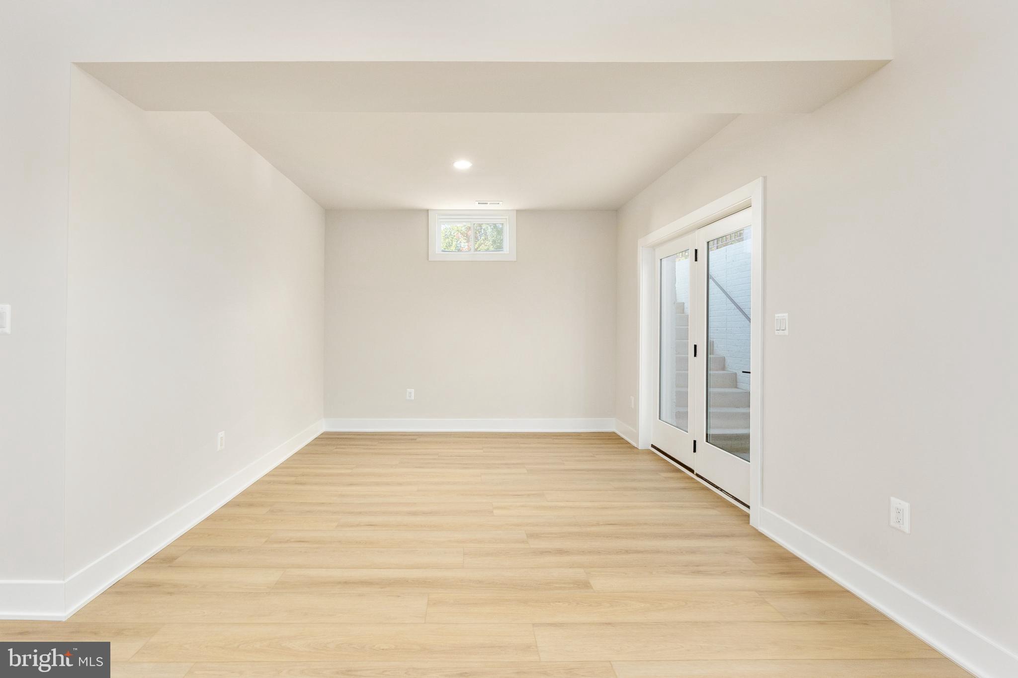 TOLL BROTHERS AT WOODBURN - Residential