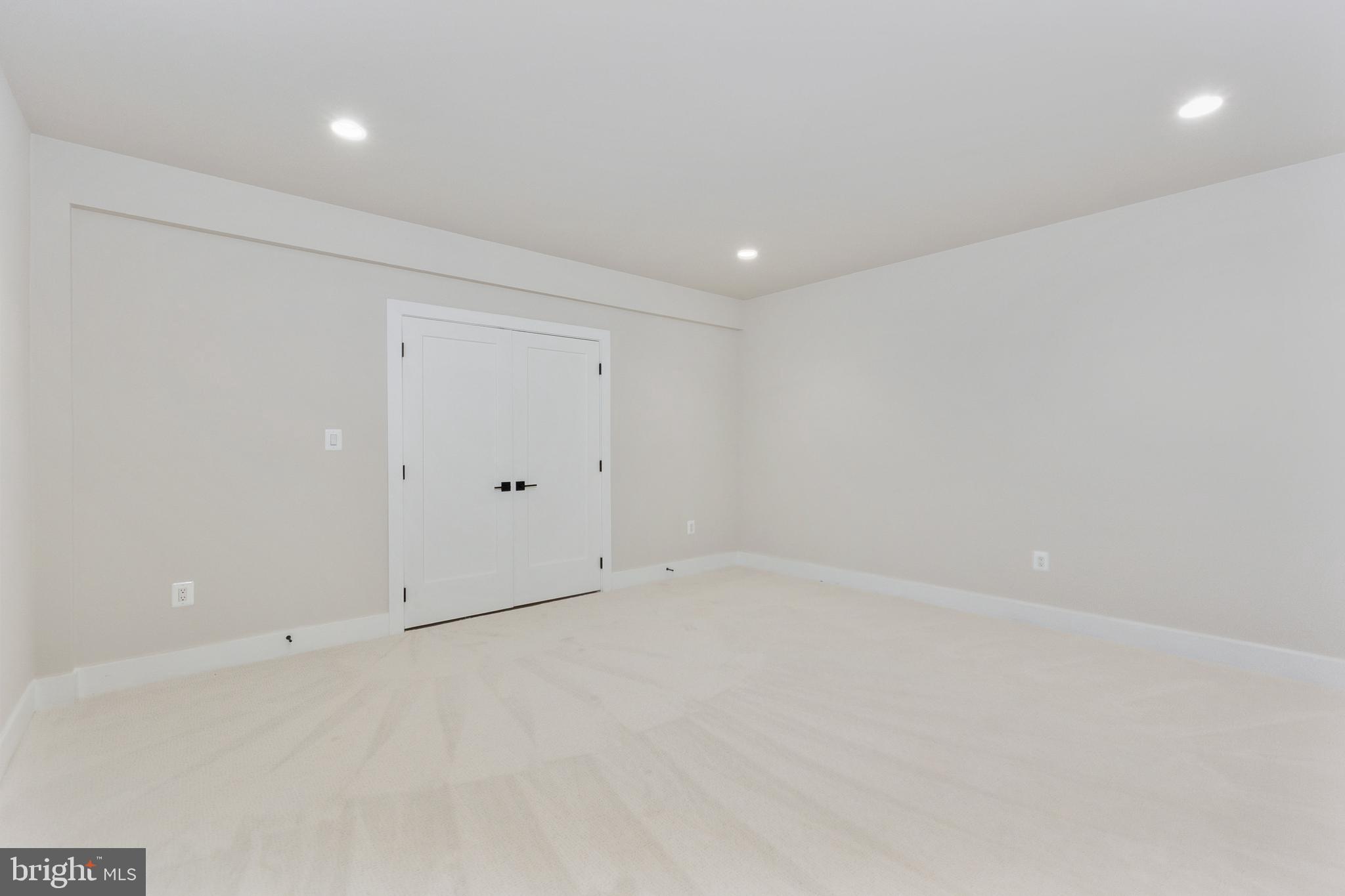 TOLL BROTHERS AT WOODBURN - Residential