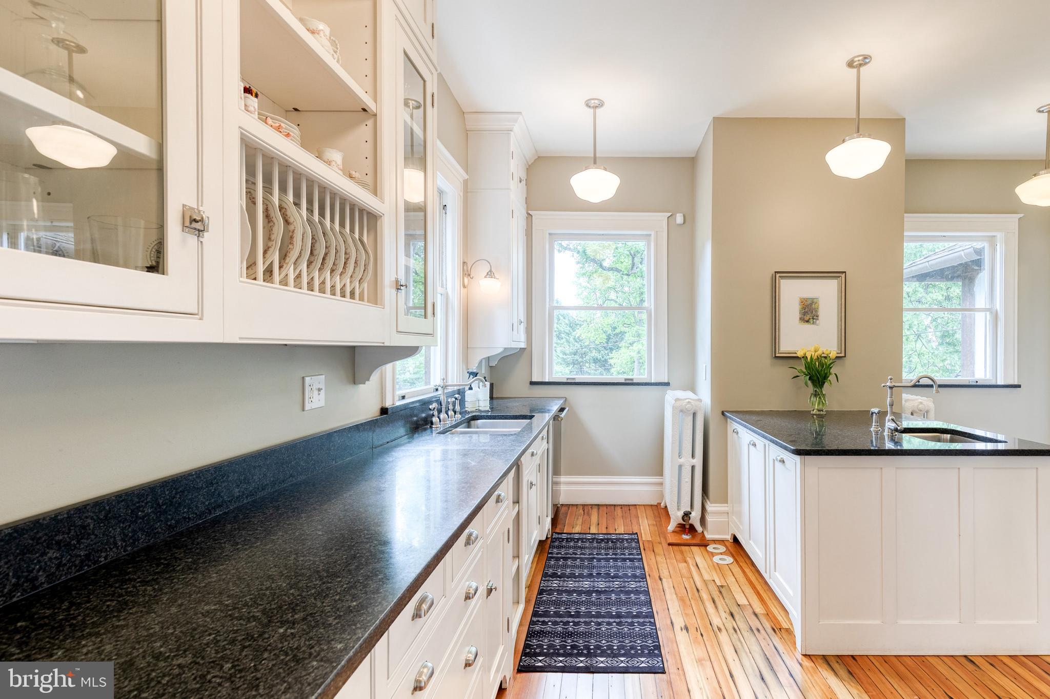 ROLAND PARK - Residential