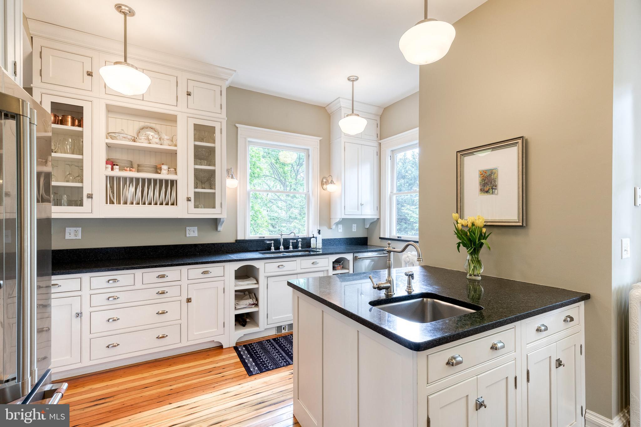 ROLAND PARK - Residential