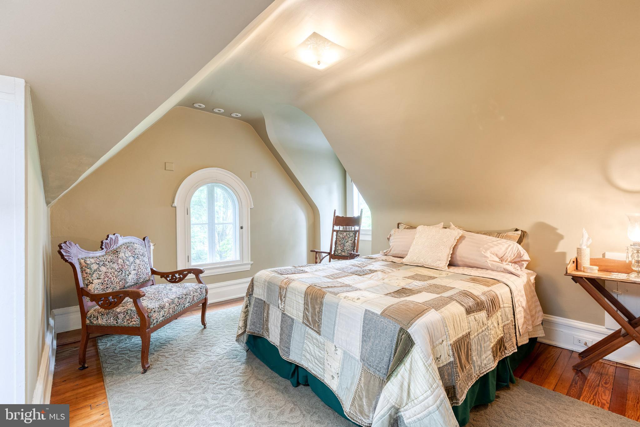ROLAND PARK - Residential