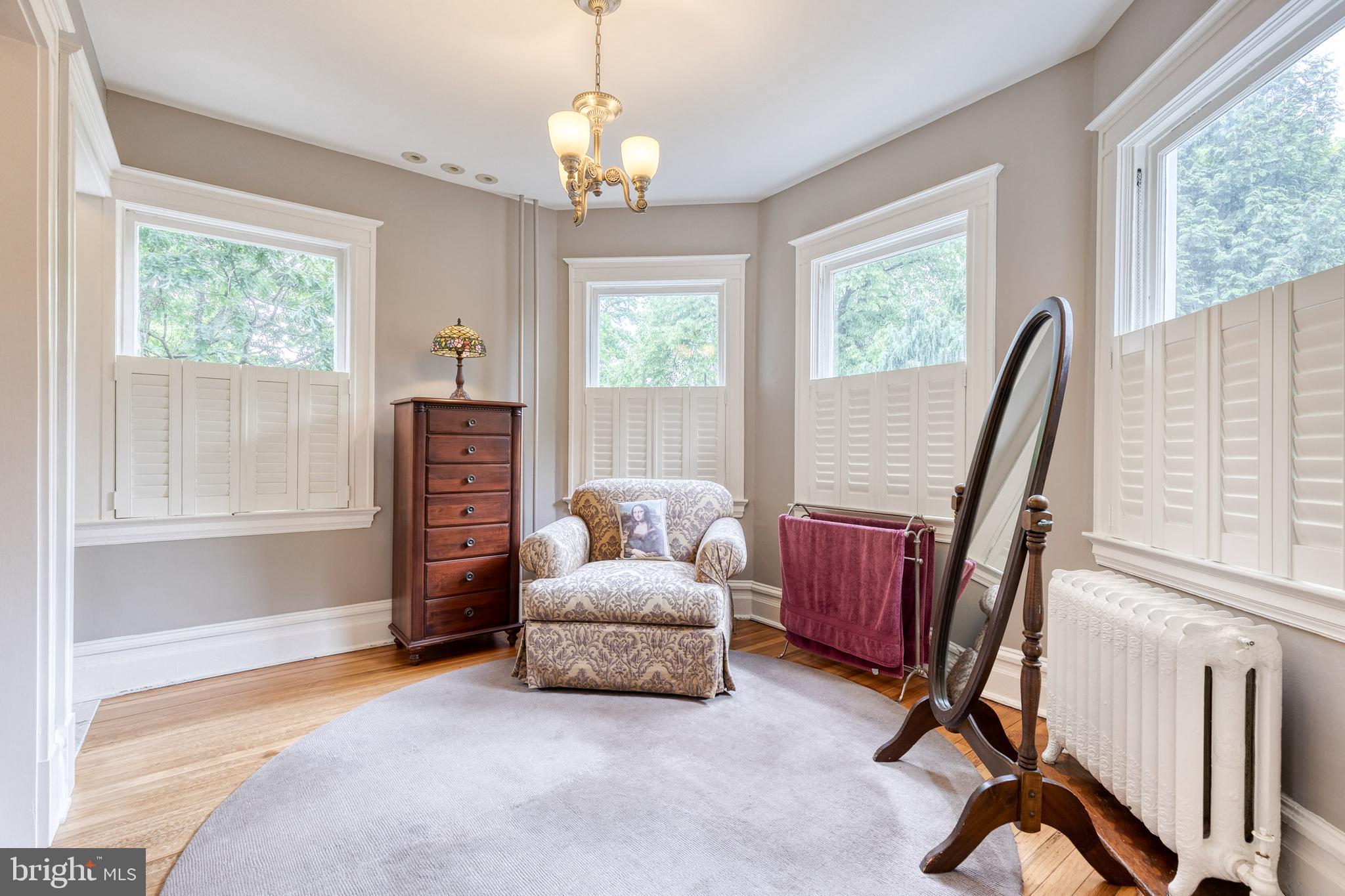 ROLAND PARK - Residential