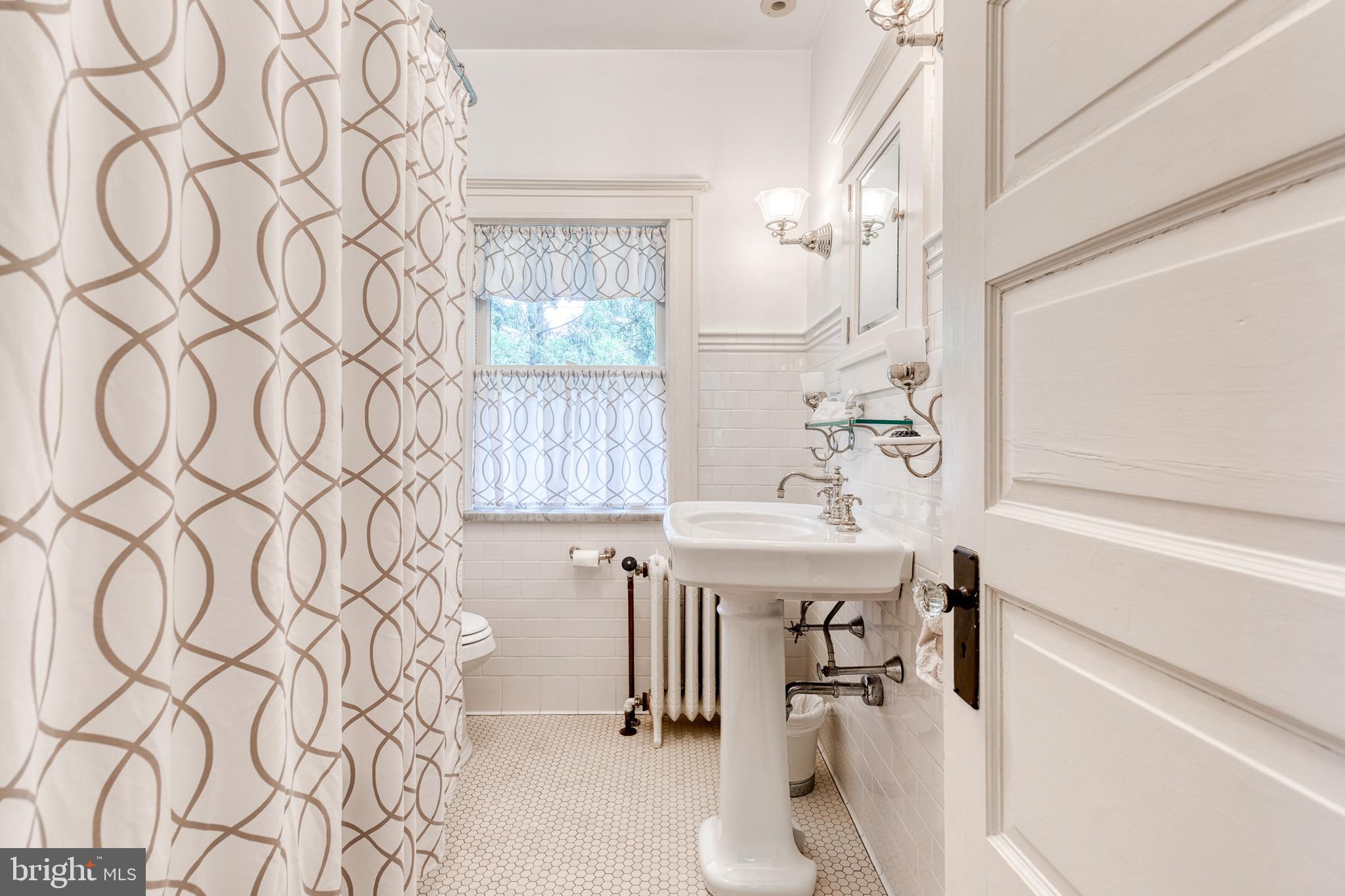 ROLAND PARK - Residential