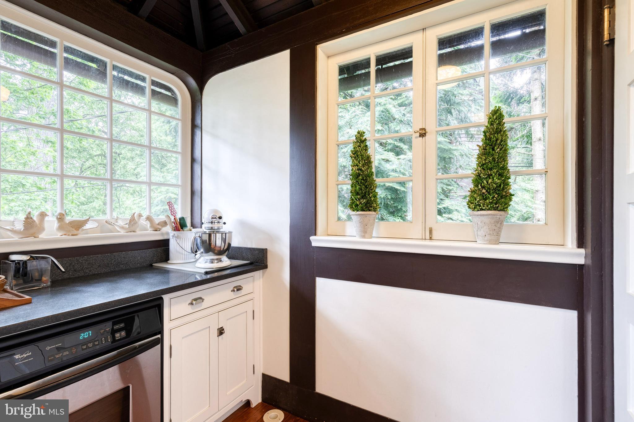 ROLAND PARK - Residential