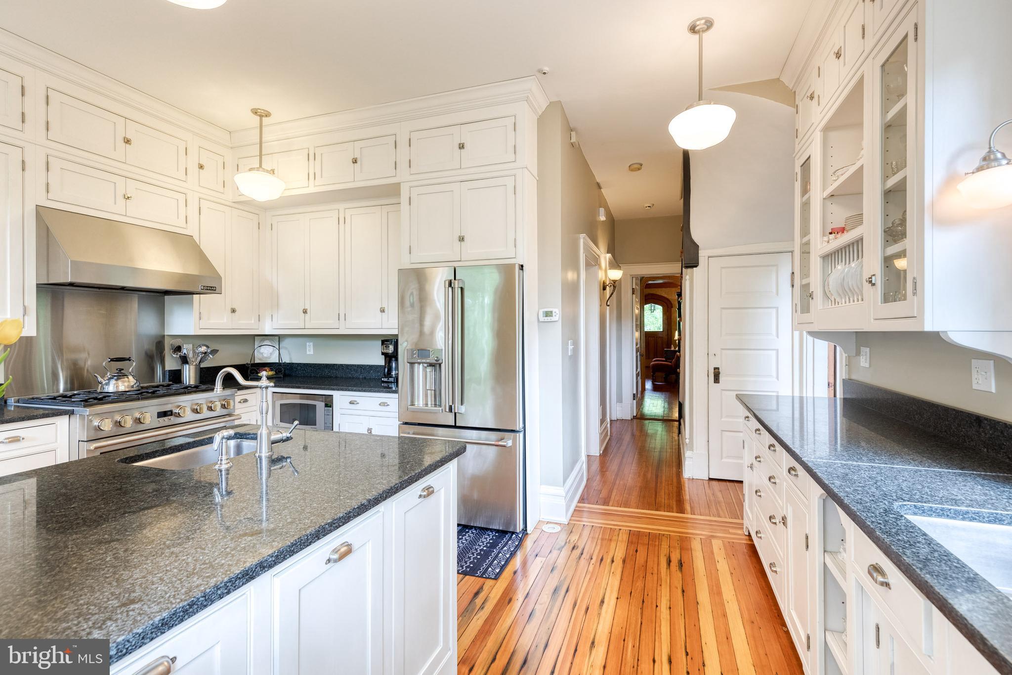 ROLAND PARK - Residential