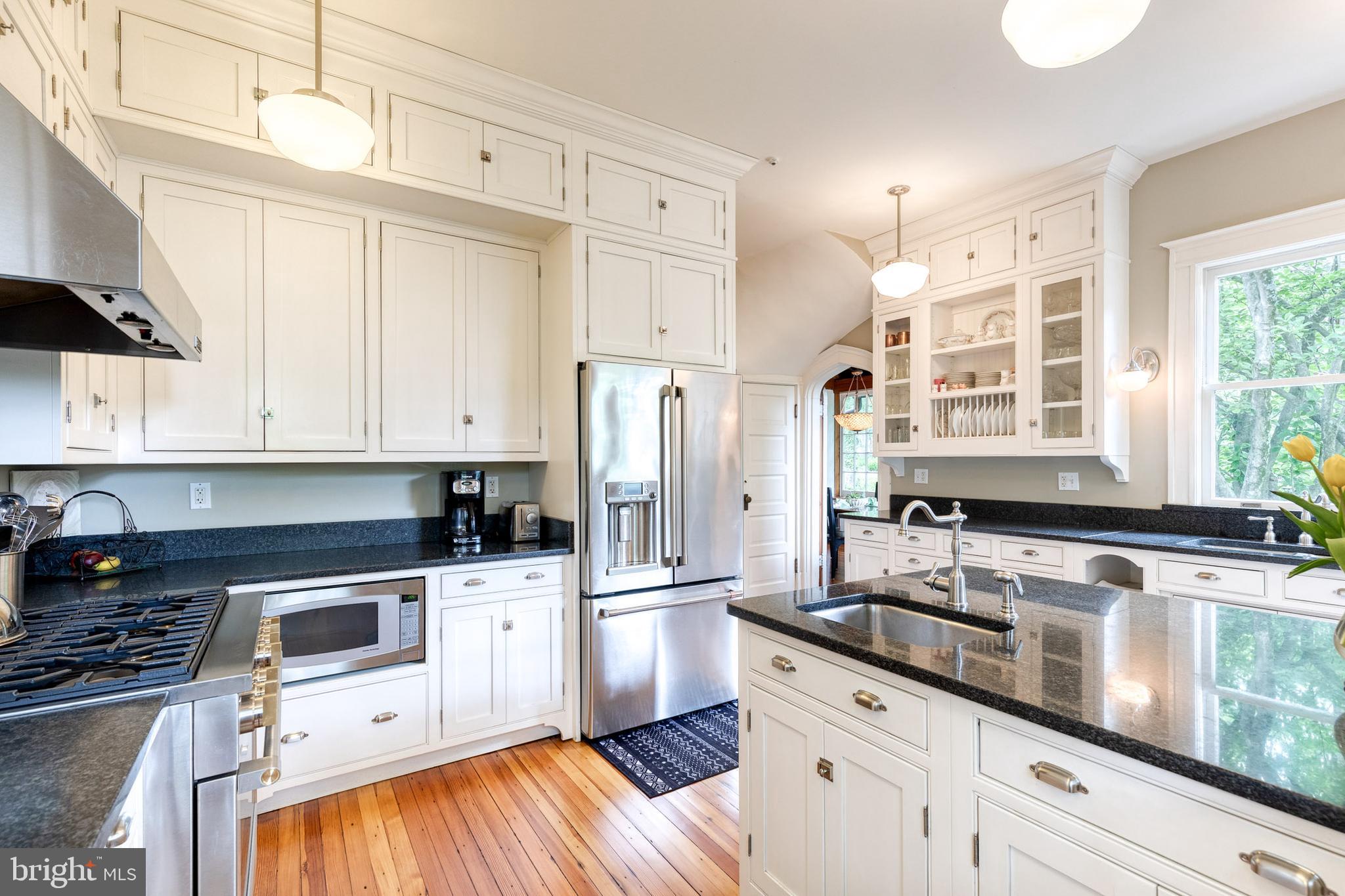 ROLAND PARK - Residential