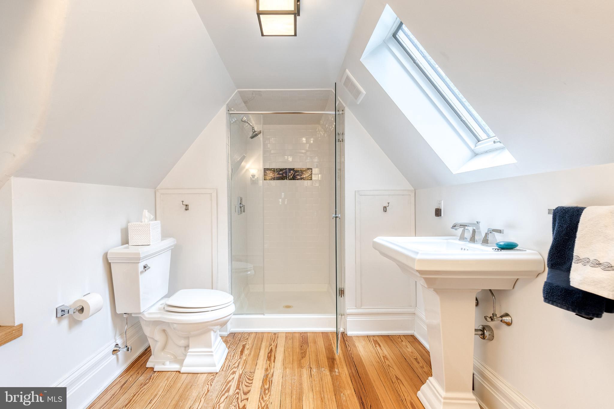 ROLAND PARK - Residential