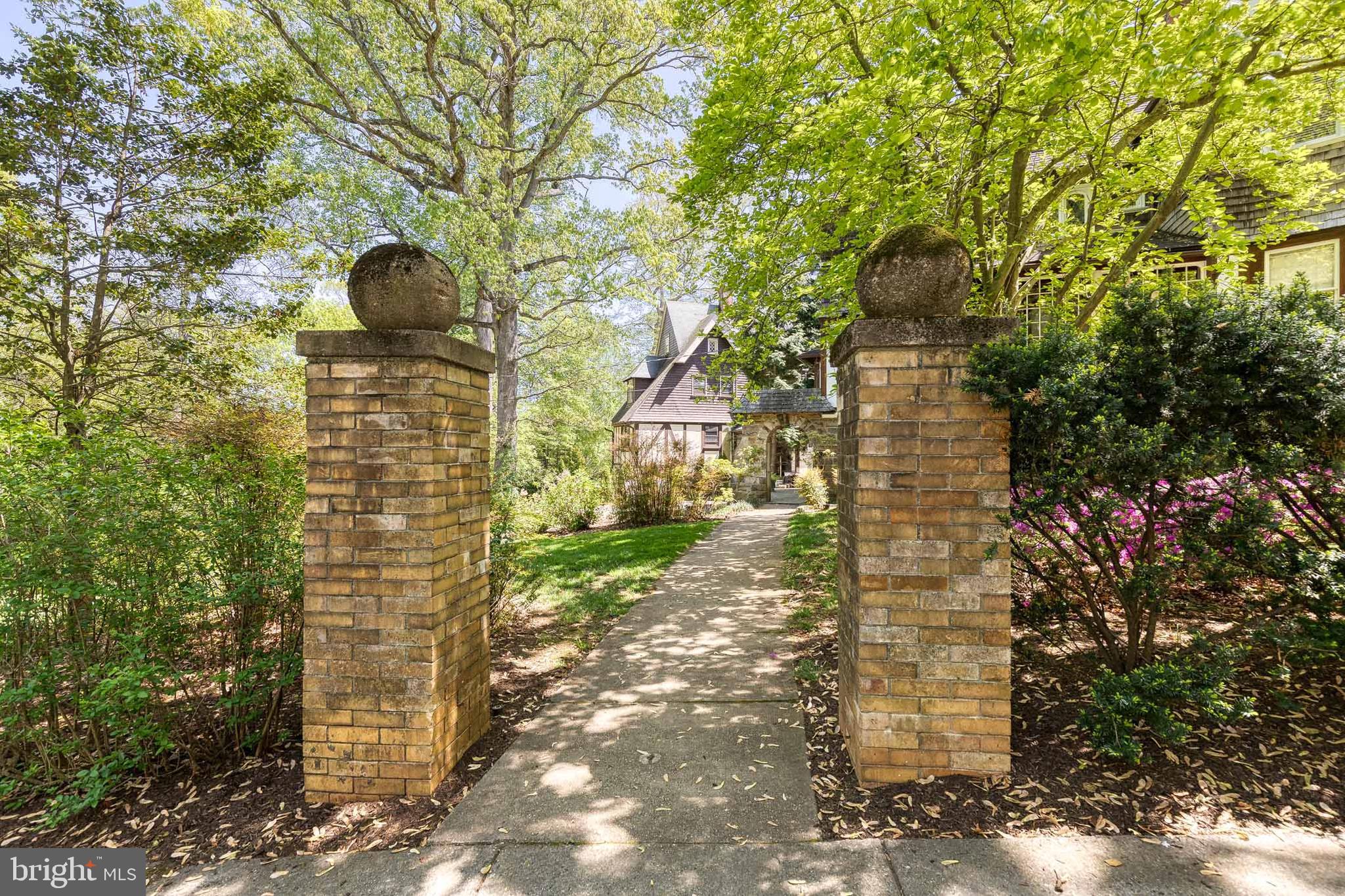 ROLAND PARK - Residential