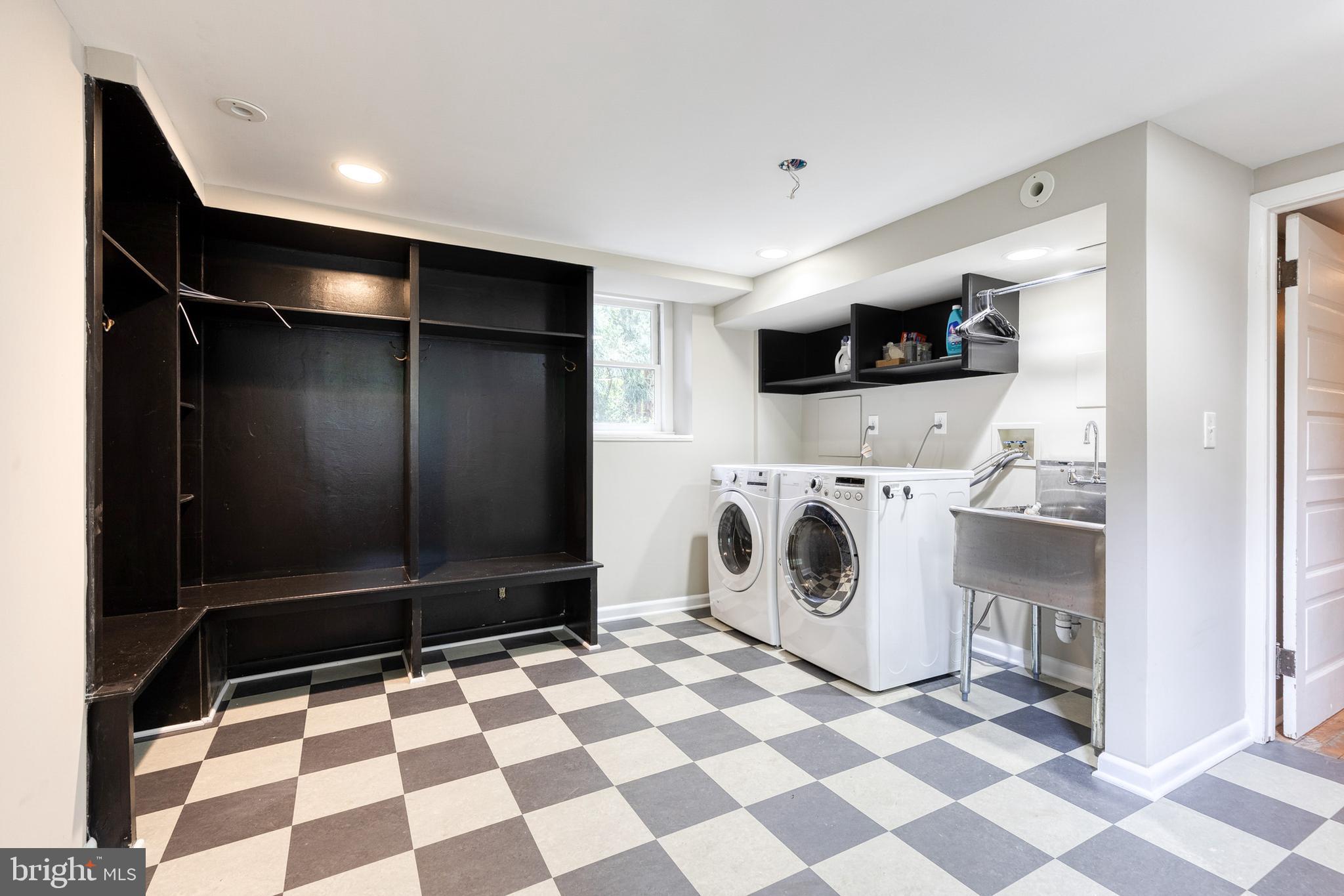 ROLAND PARK - Residential