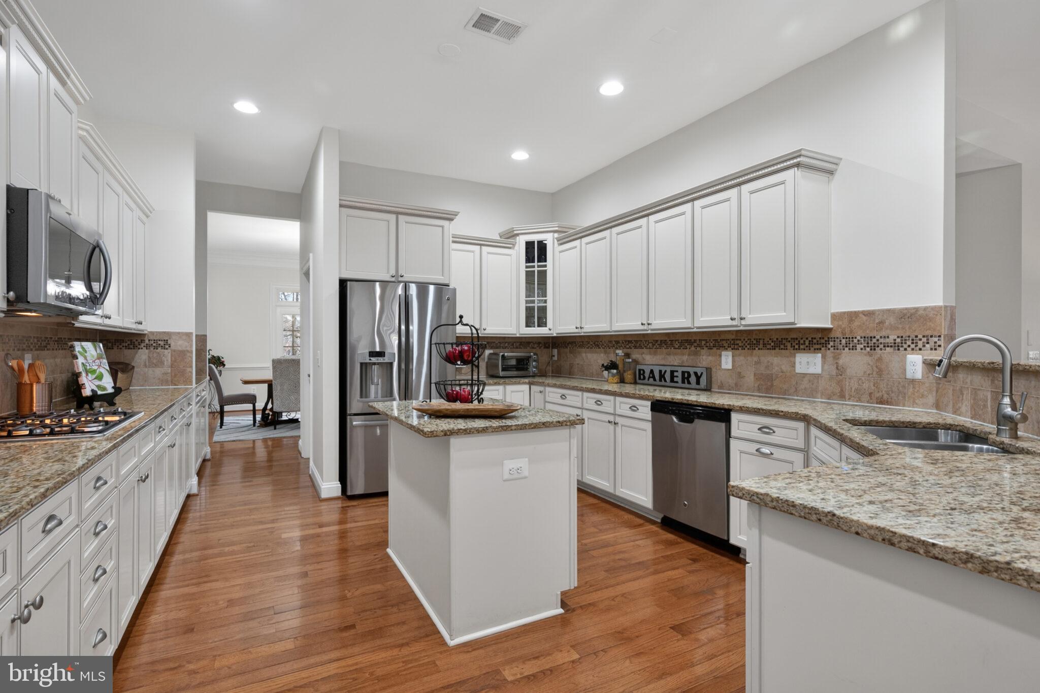 ASHBURN PLACE - Residential