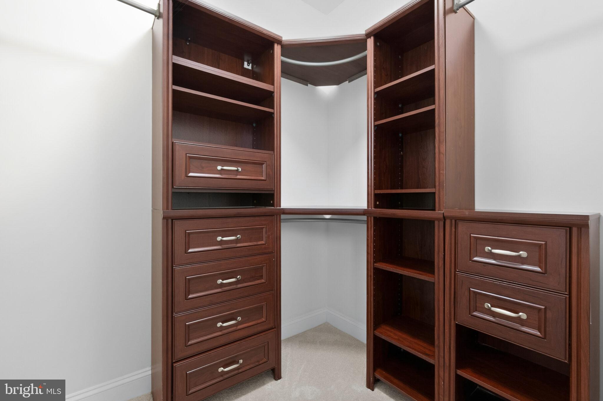 ASHBURN PLACE - Residential