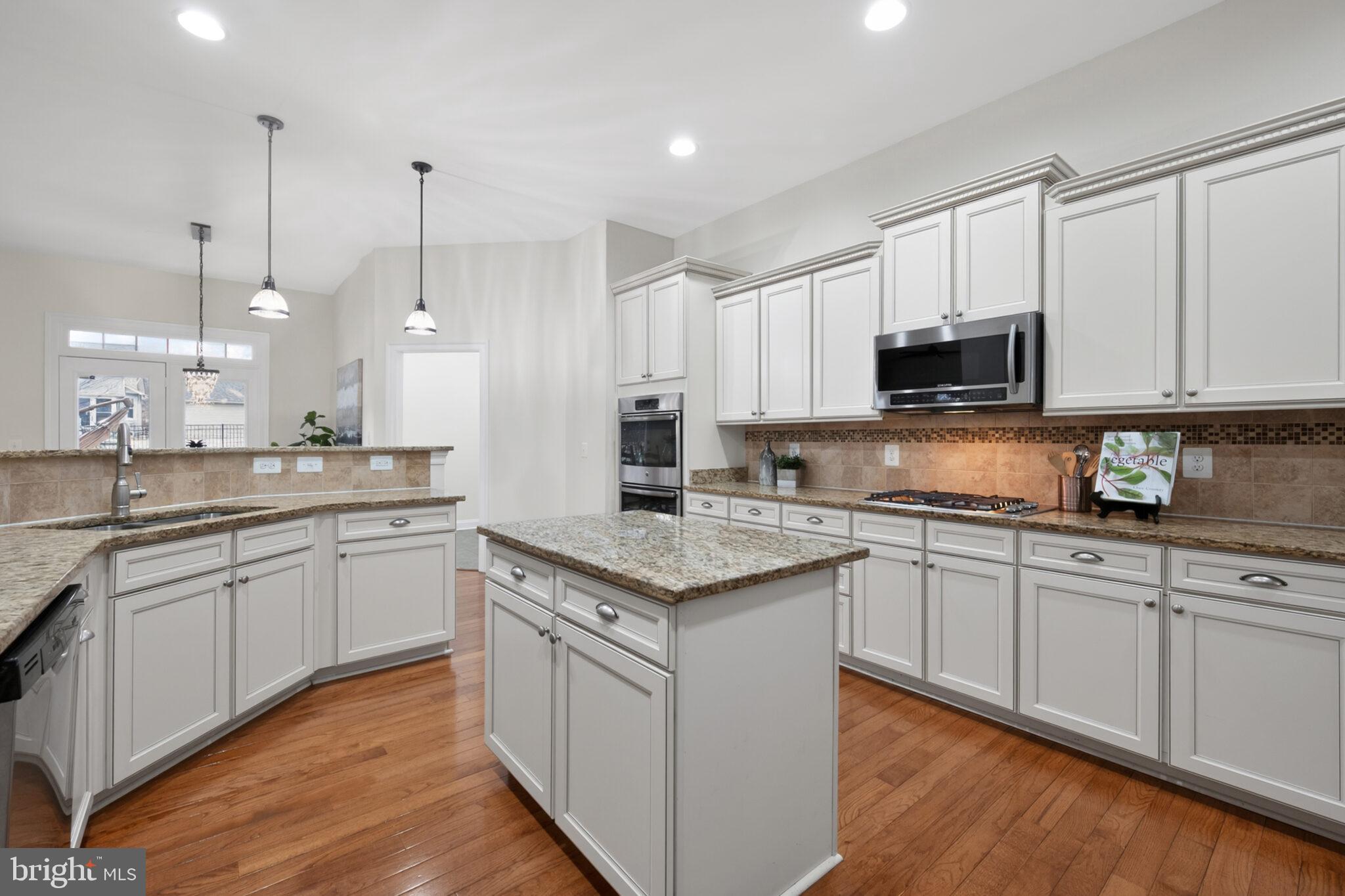 ASHBURN PLACE - Residential