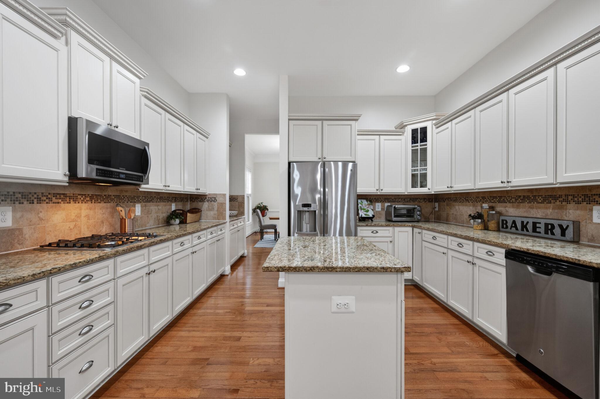 ASHBURN PLACE - Residential