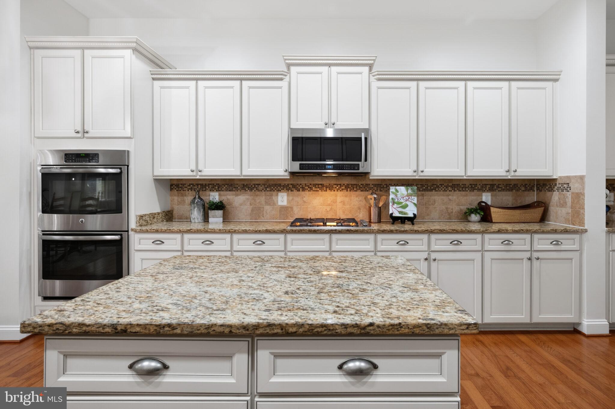 ASHBURN PLACE - Residential