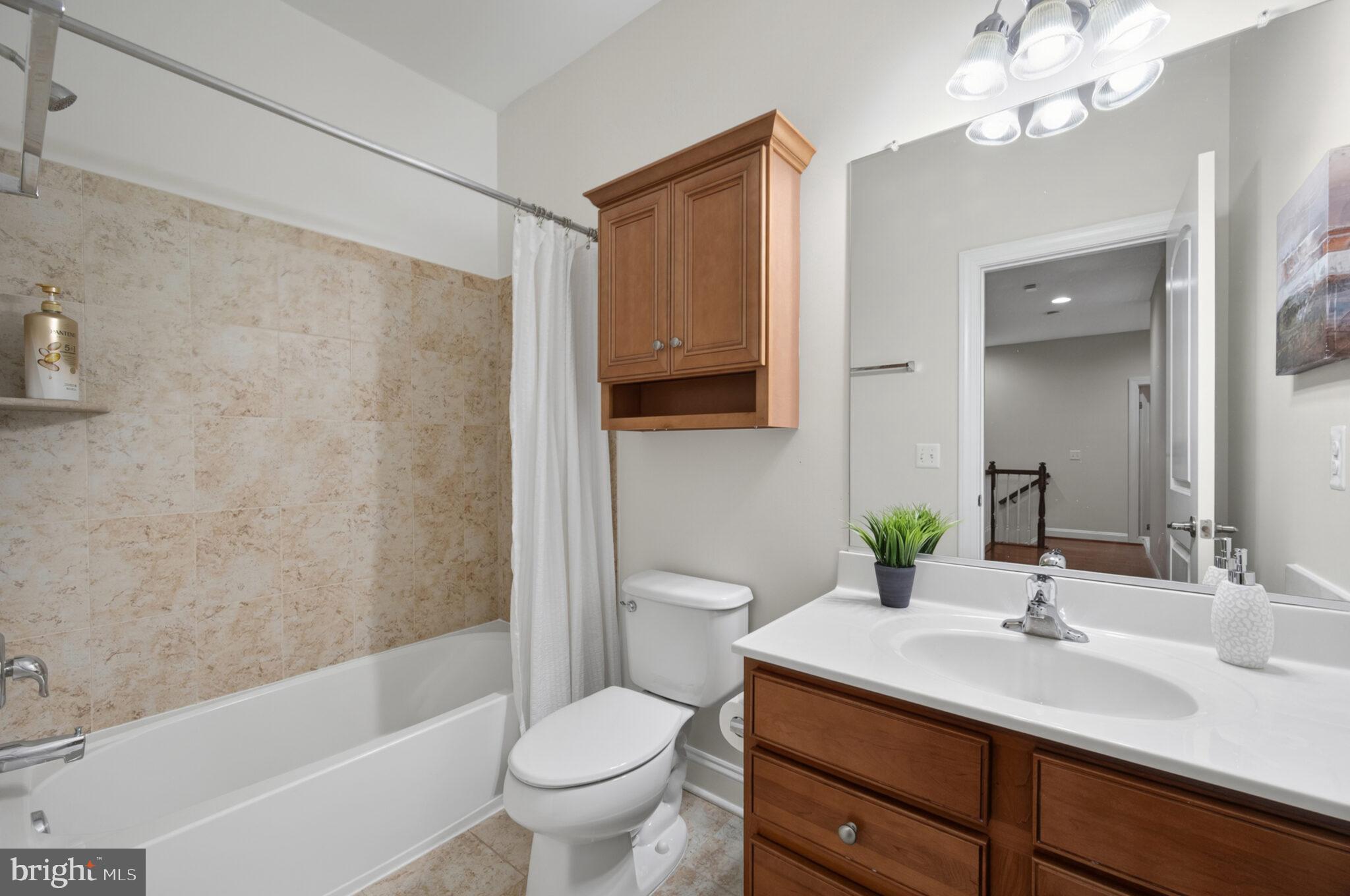 ASHBURN PLACE - Residential