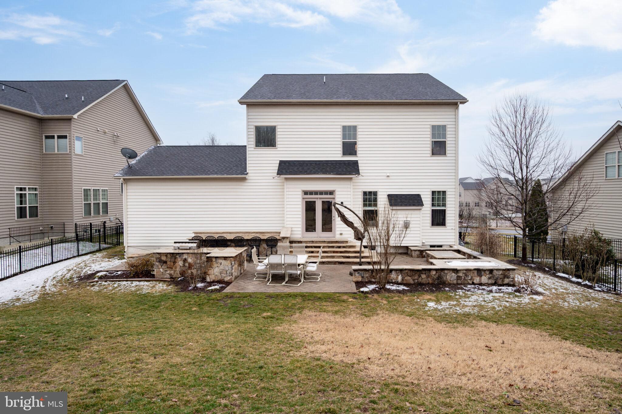 ASHBURN PLACE - Residential