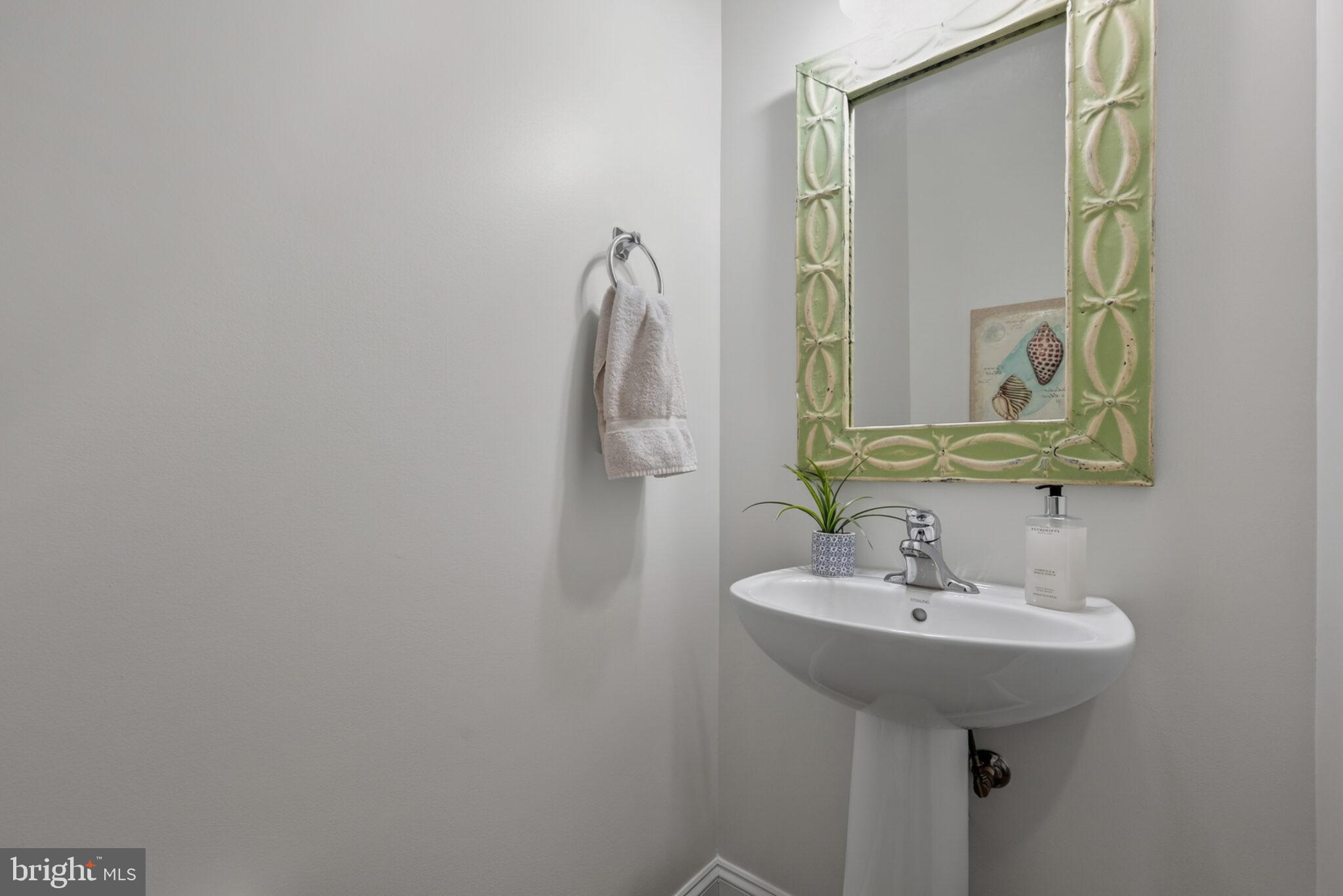 ASHBURN PLACE - Residential