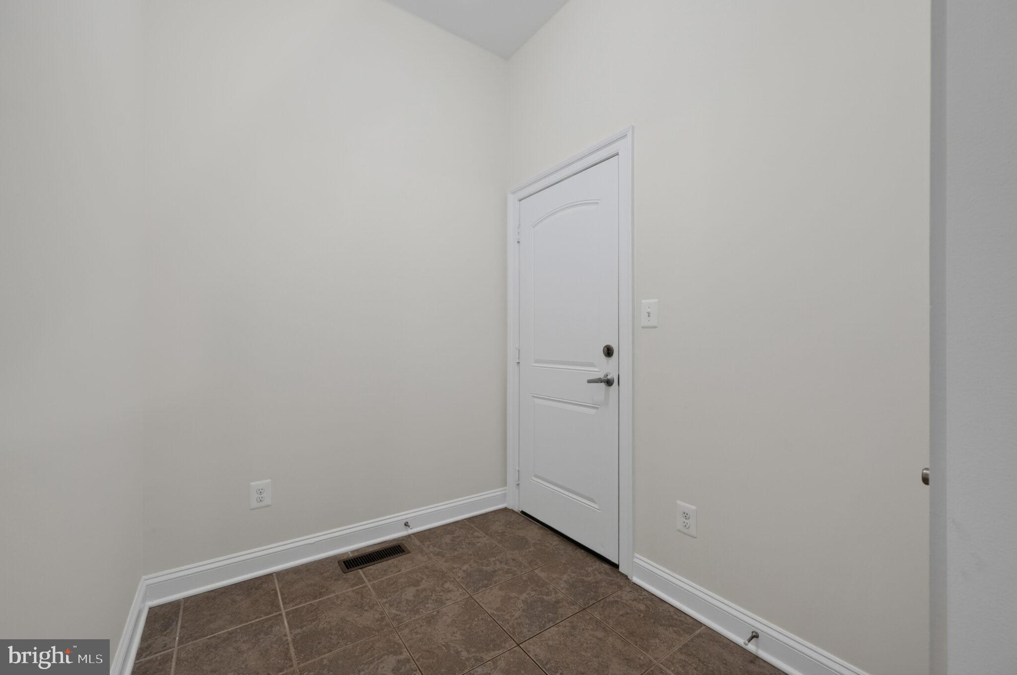 ASHBURN PLACE - Residential