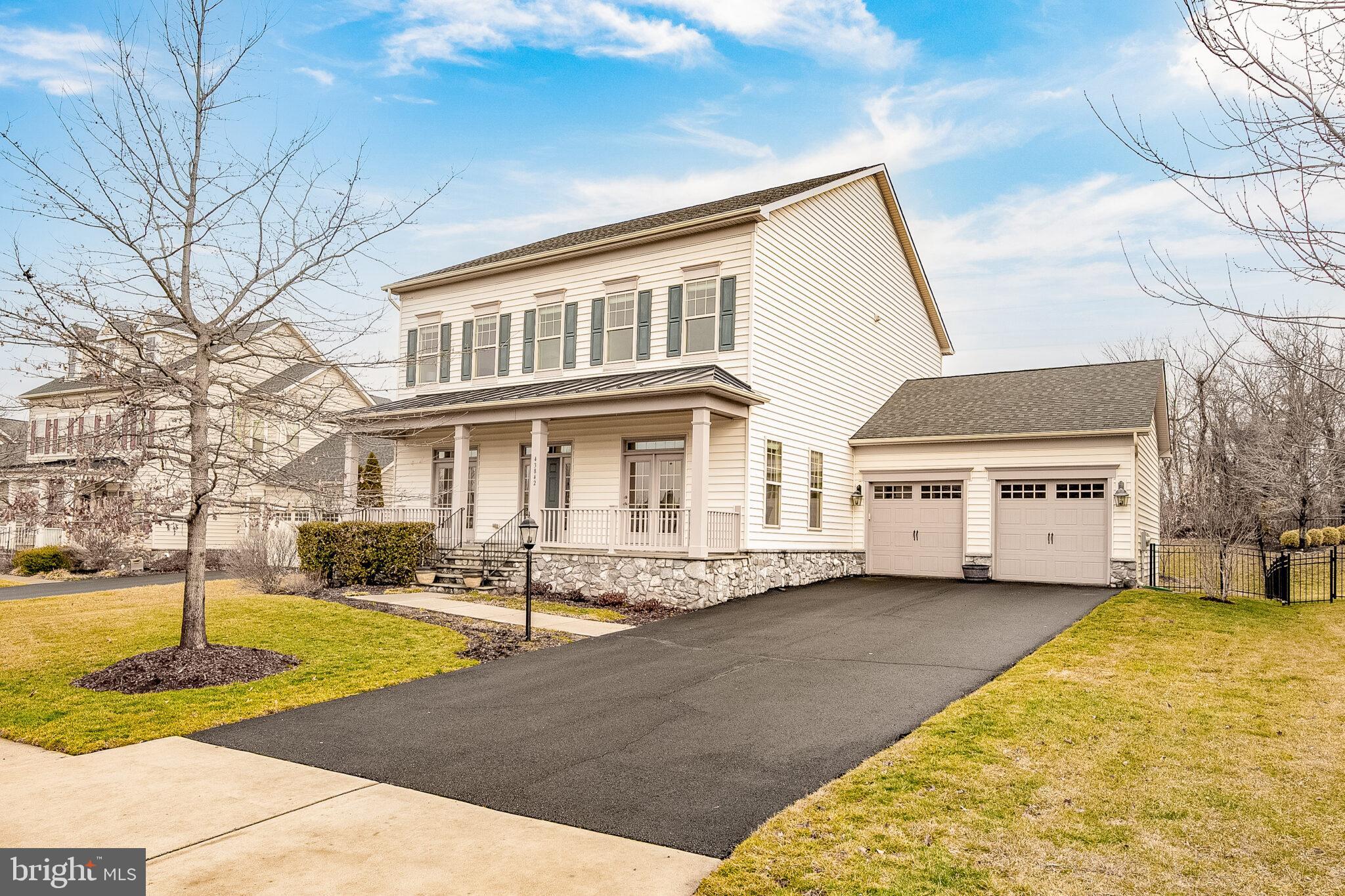 ASHBURN PLACE - Residential