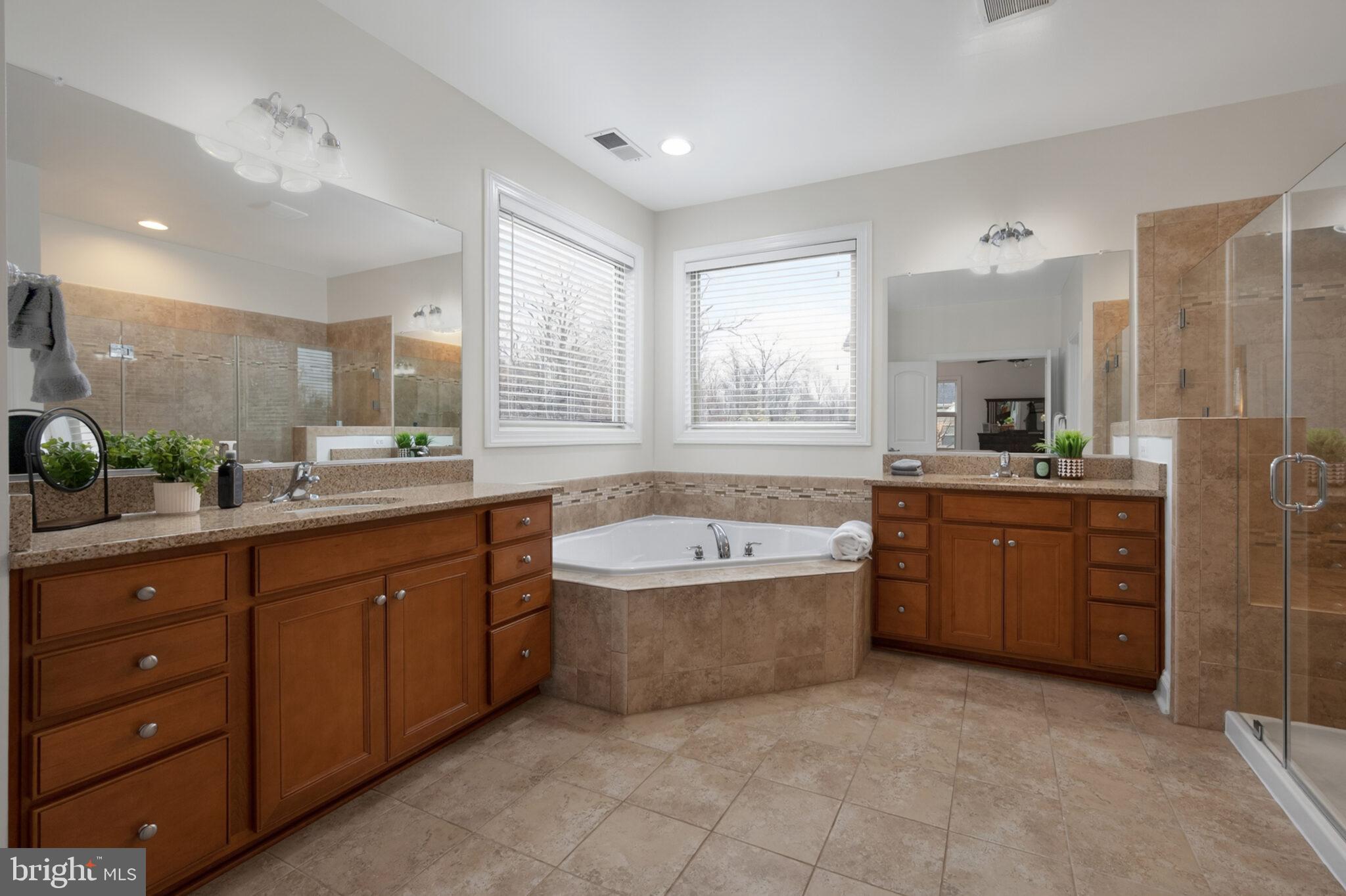 ASHBURN PLACE - Residential