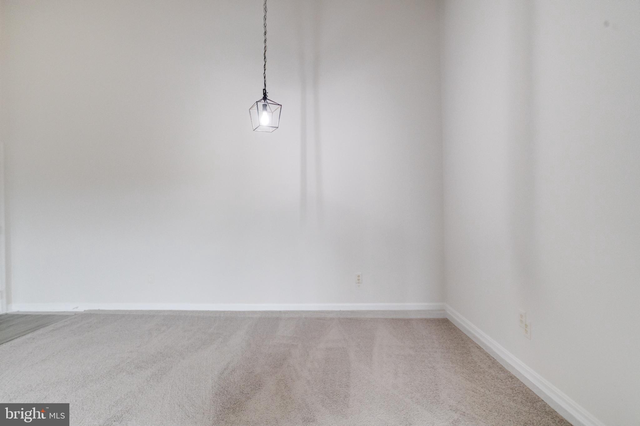 CROMWELL FOUNTAIN - Residential